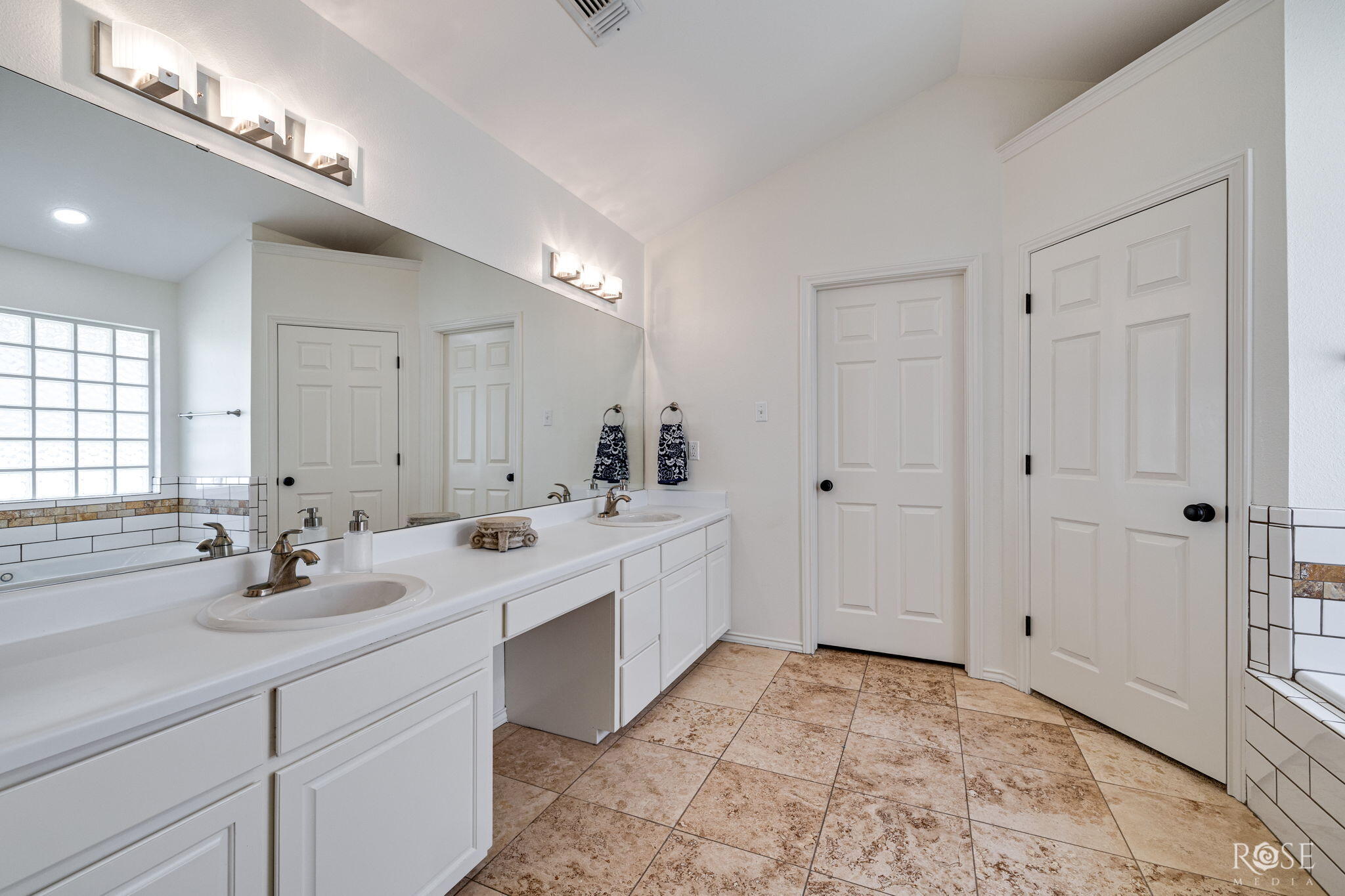 52 Southridge Drive Property Photo 16