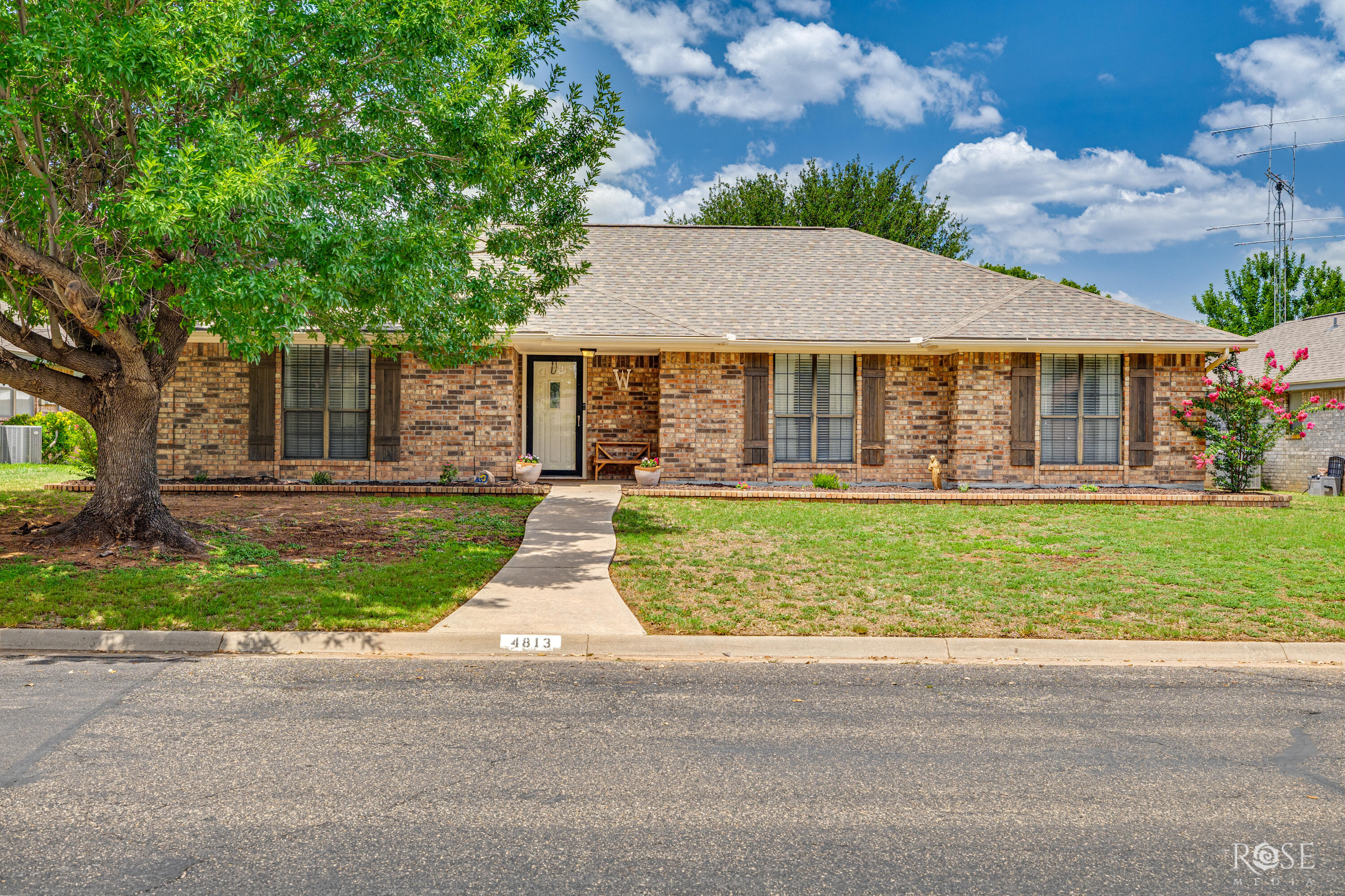 4813 Scarlett Oak Drive Property Photo 1