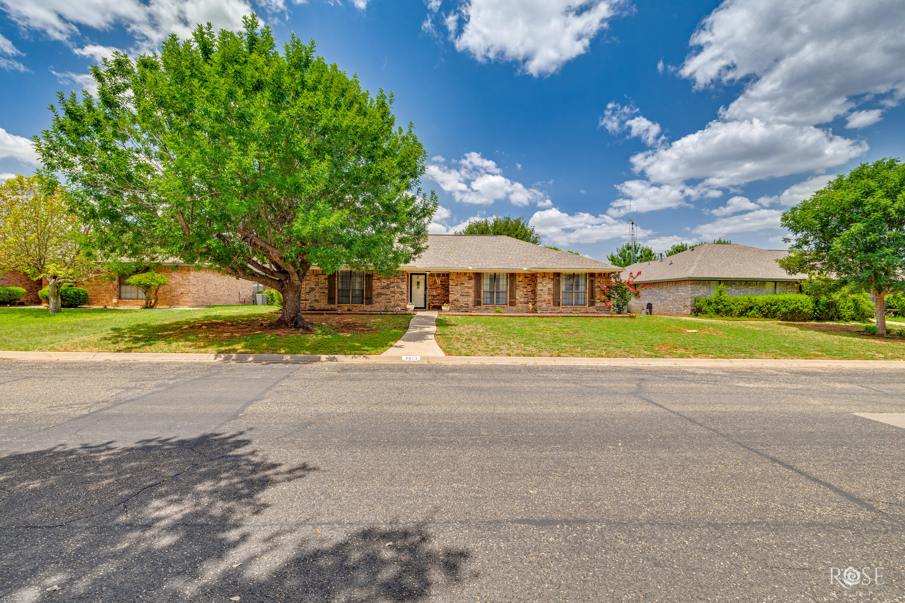4813 Scarlett Oak Drive Property Photo 4