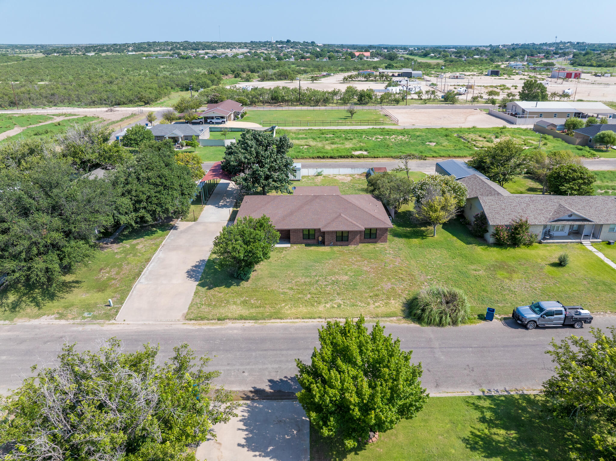 208 Quail Run Property Photo 4