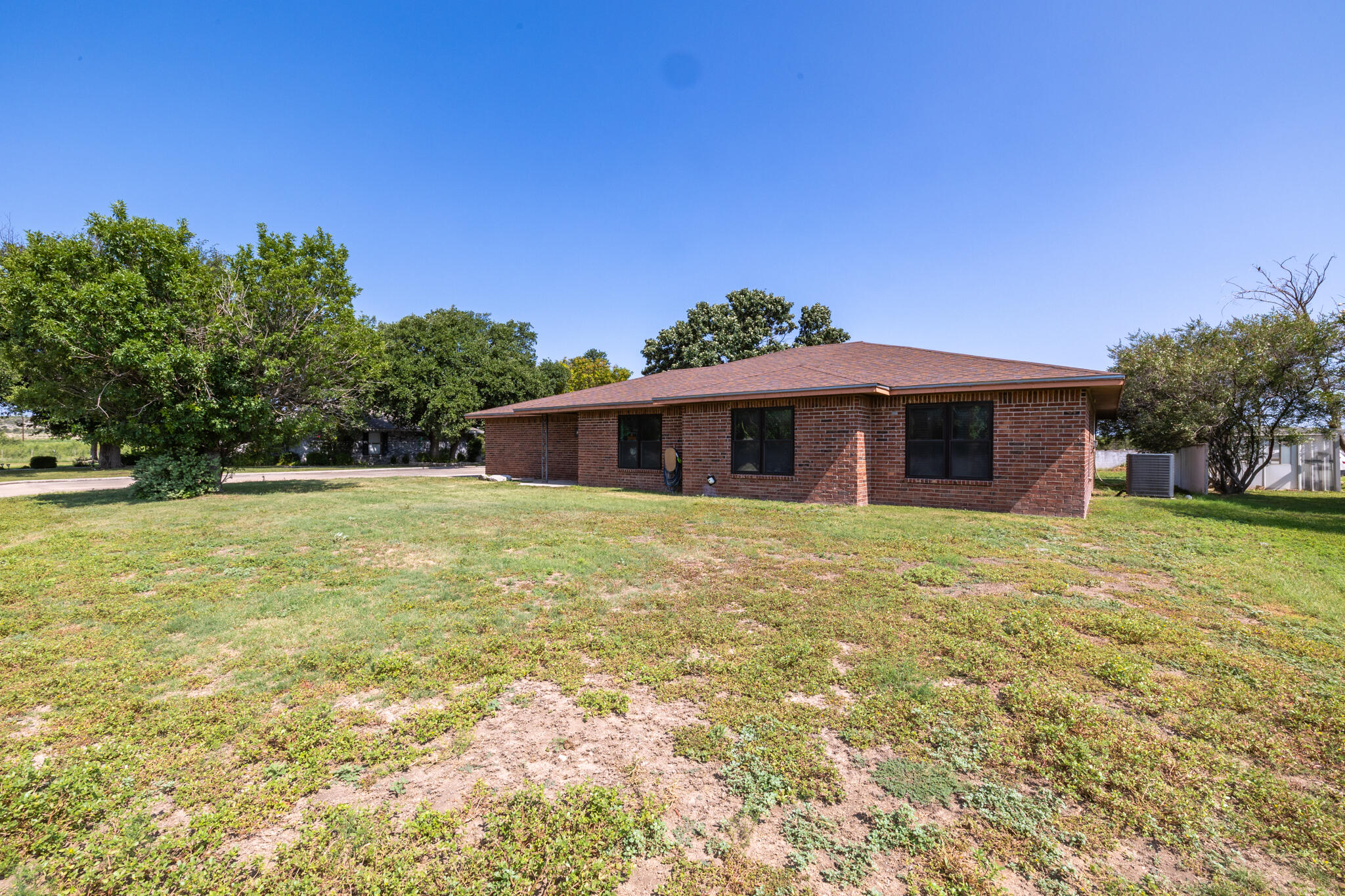208 Quail Run Property Photo 5