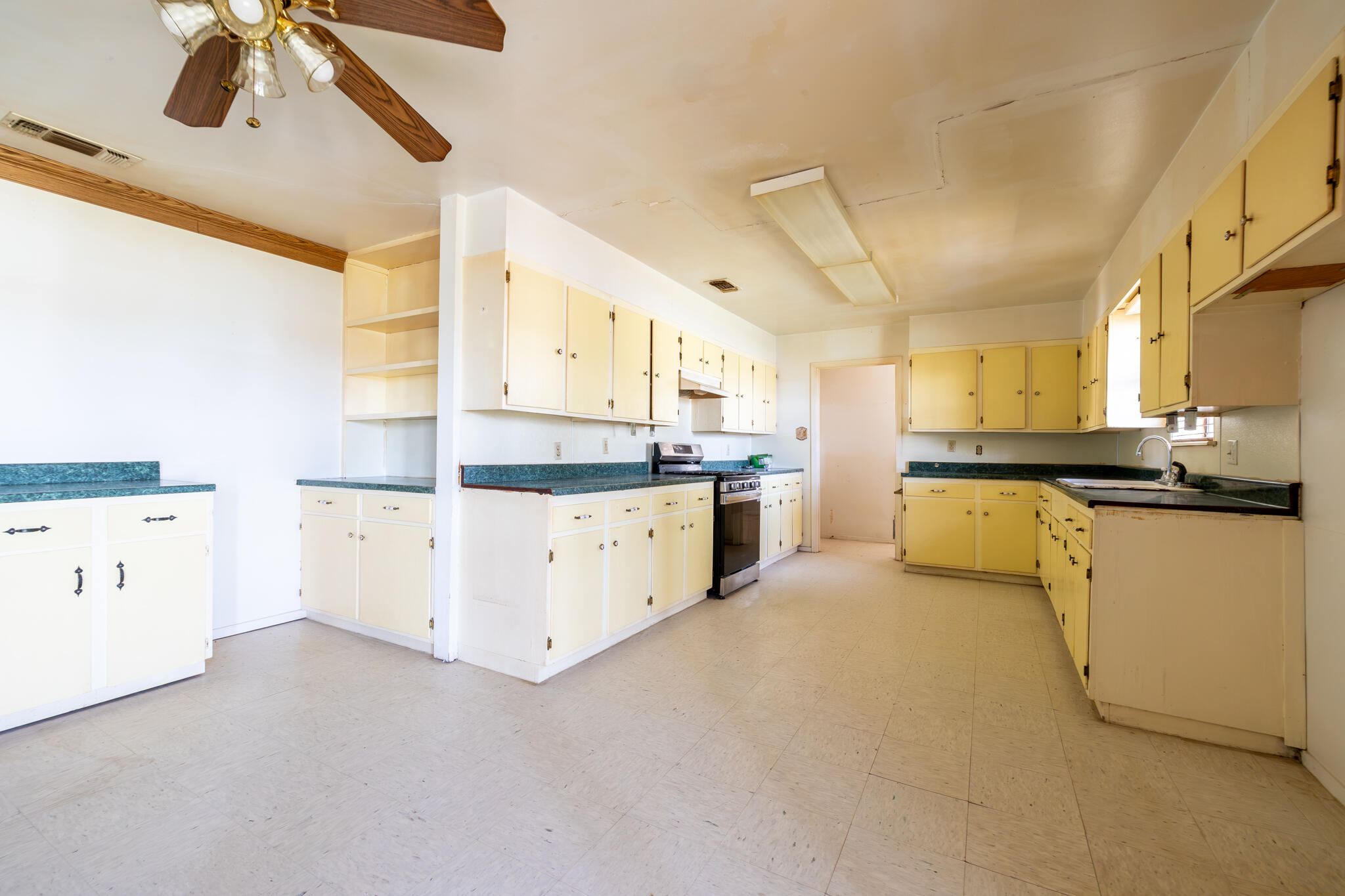208 Quail Run Property Photo 9