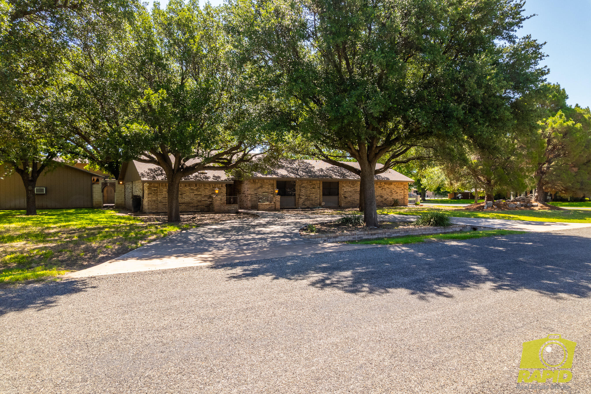 6408 Shady Oaks Drive Property Photo 3