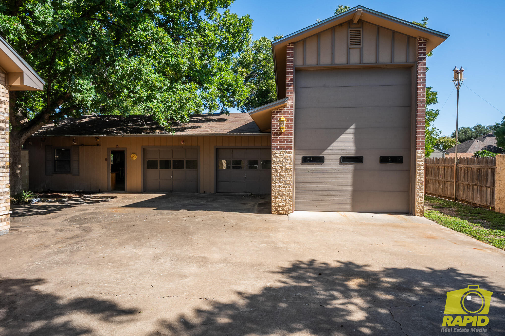 6408 Shady Oaks Drive Property Photo 5