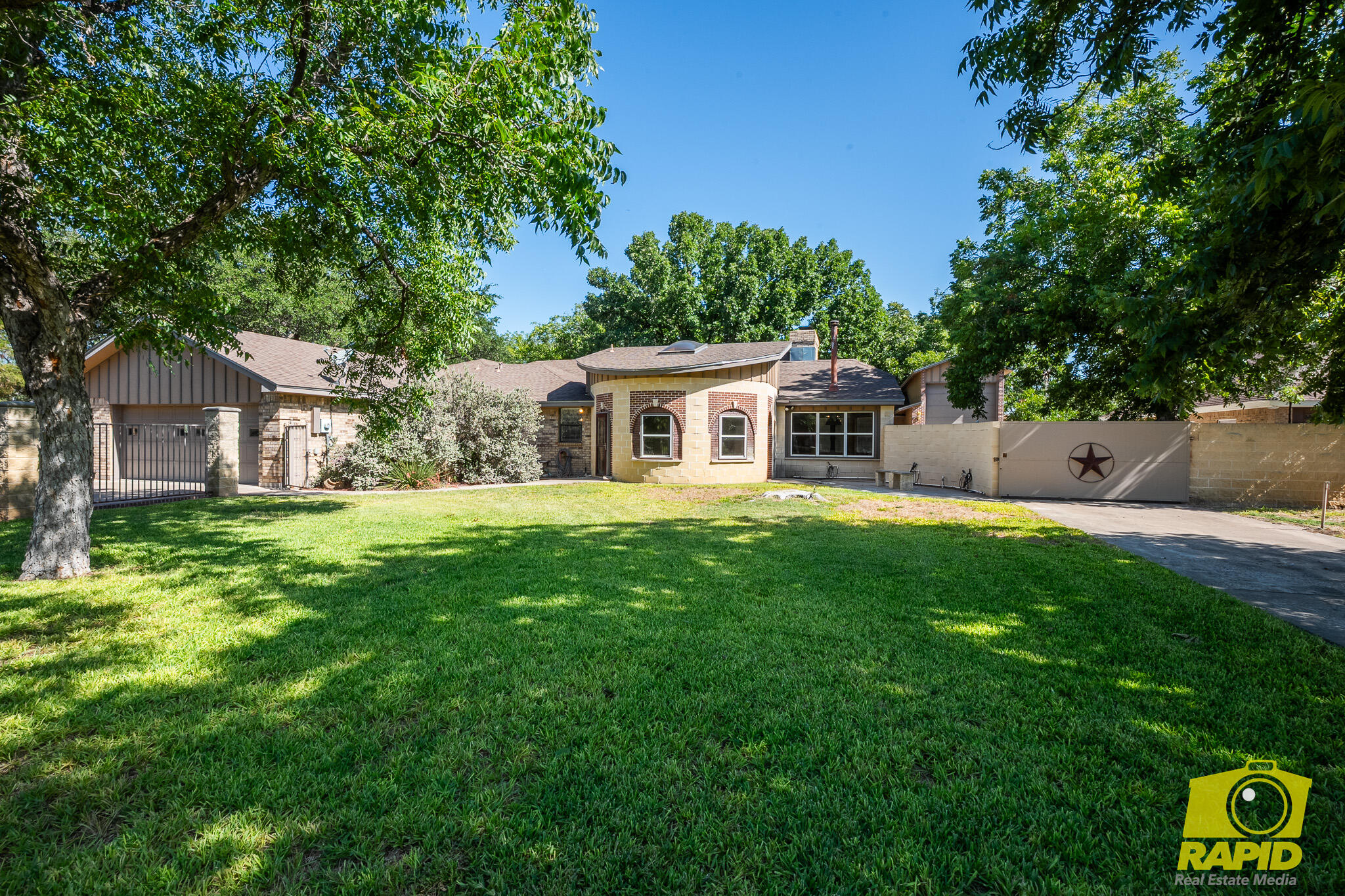 6408 Shady Oaks Drive Property Photo 6