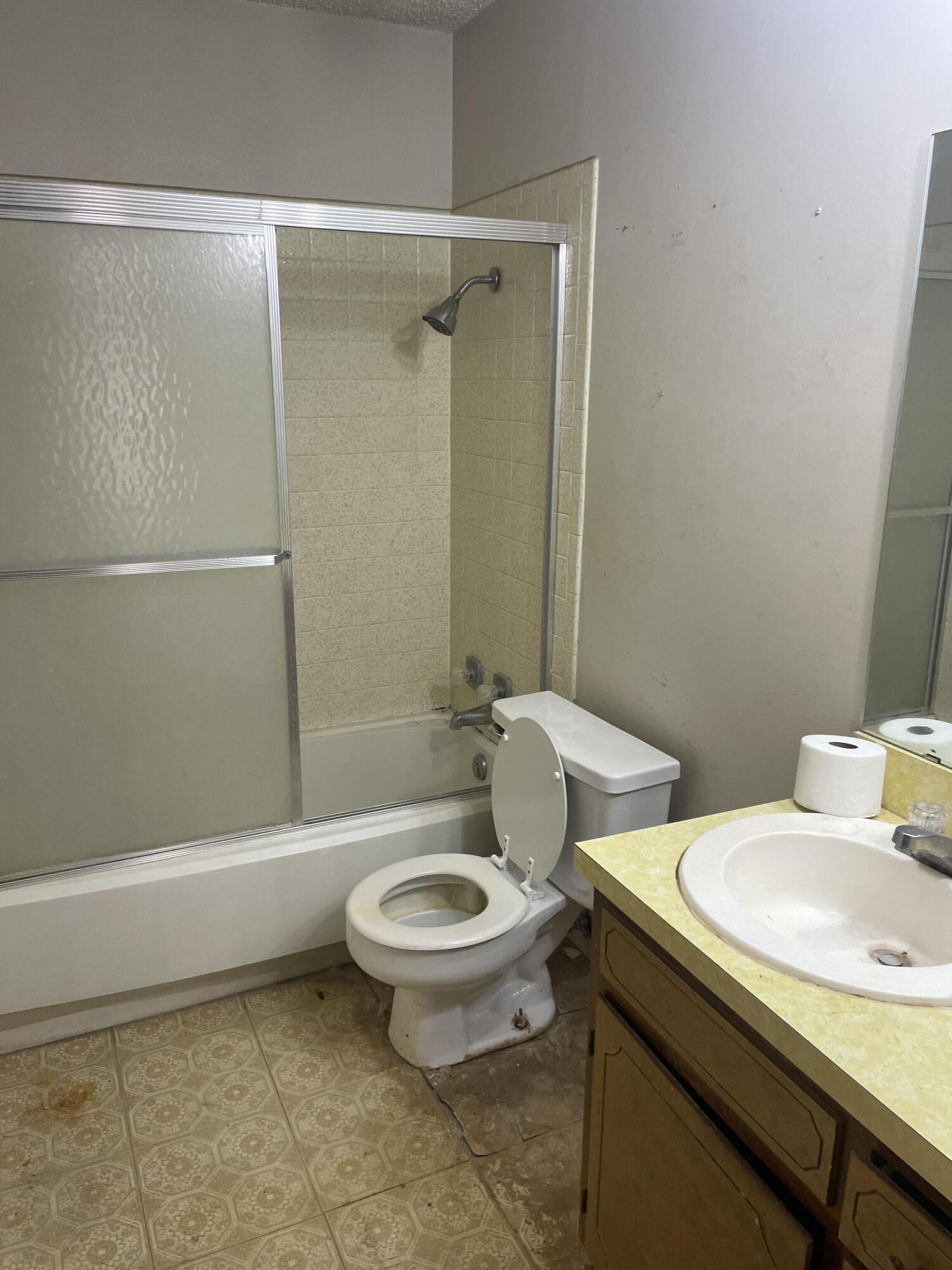 126 E 23rd Street Property Photo 5