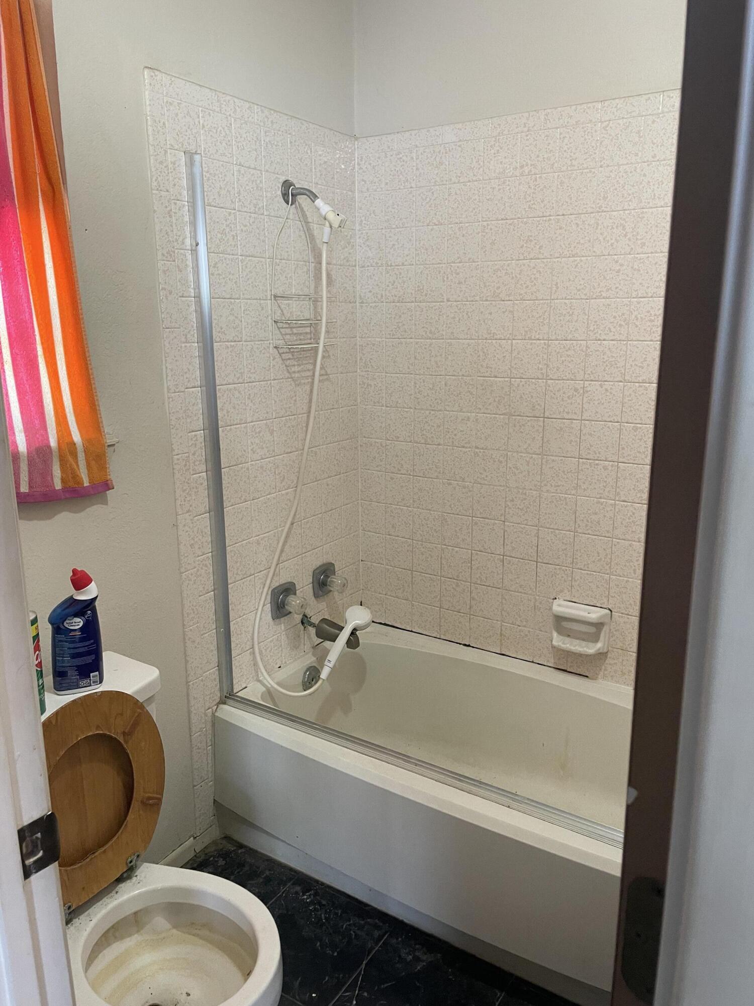 126 E 23rd Street Property Photo 8