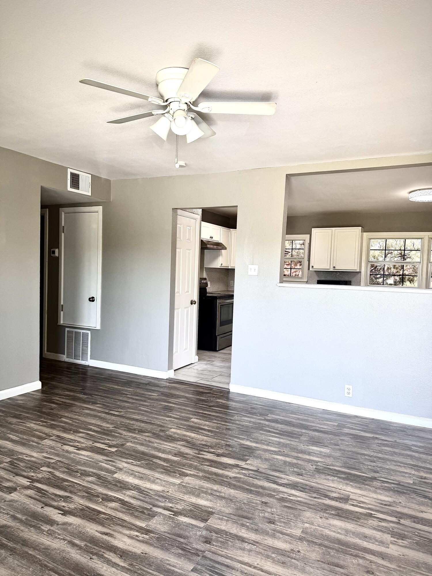 2926 Field Street Property Photo 3