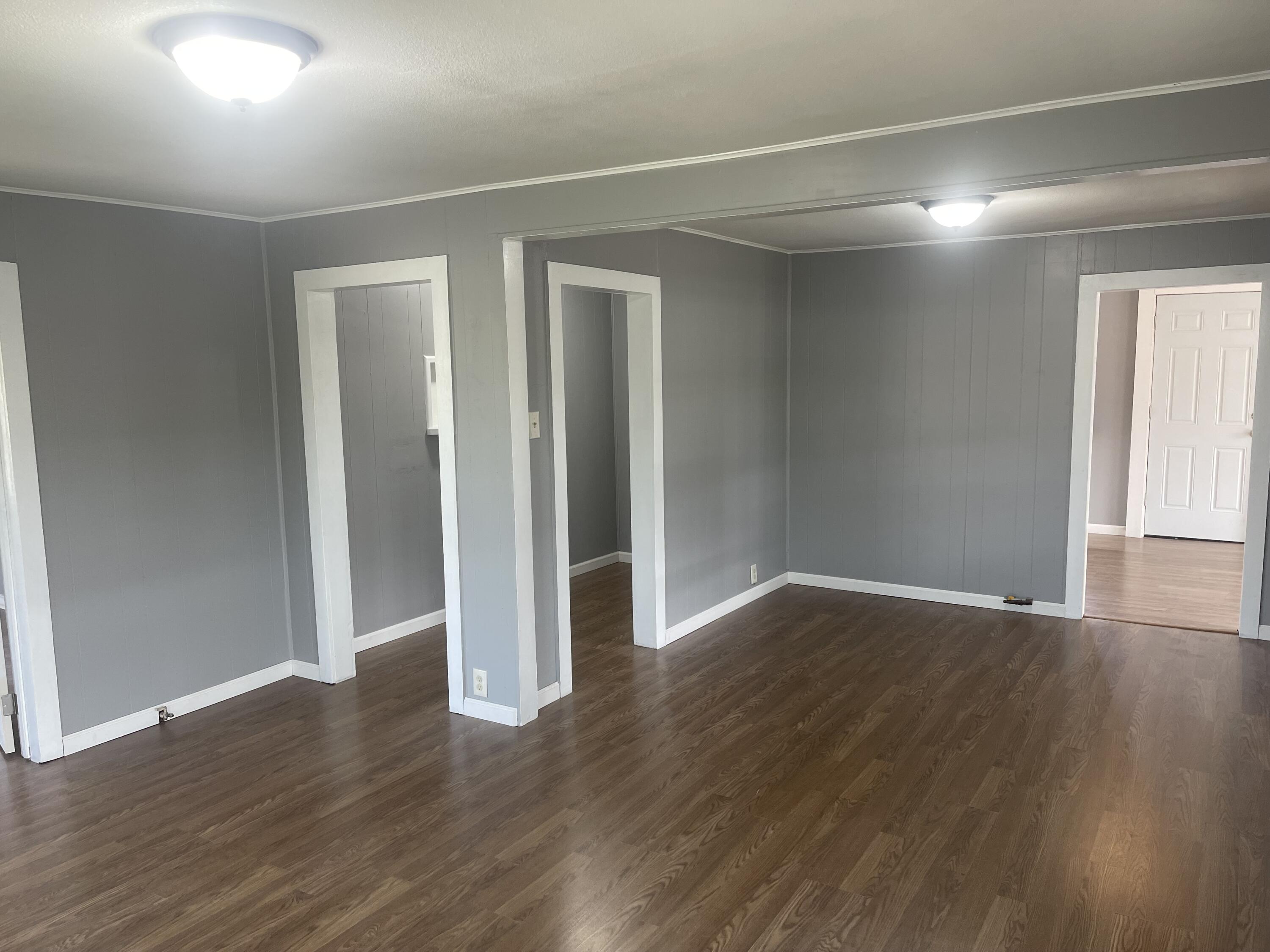 717 W Cedar Street Property Photo 4