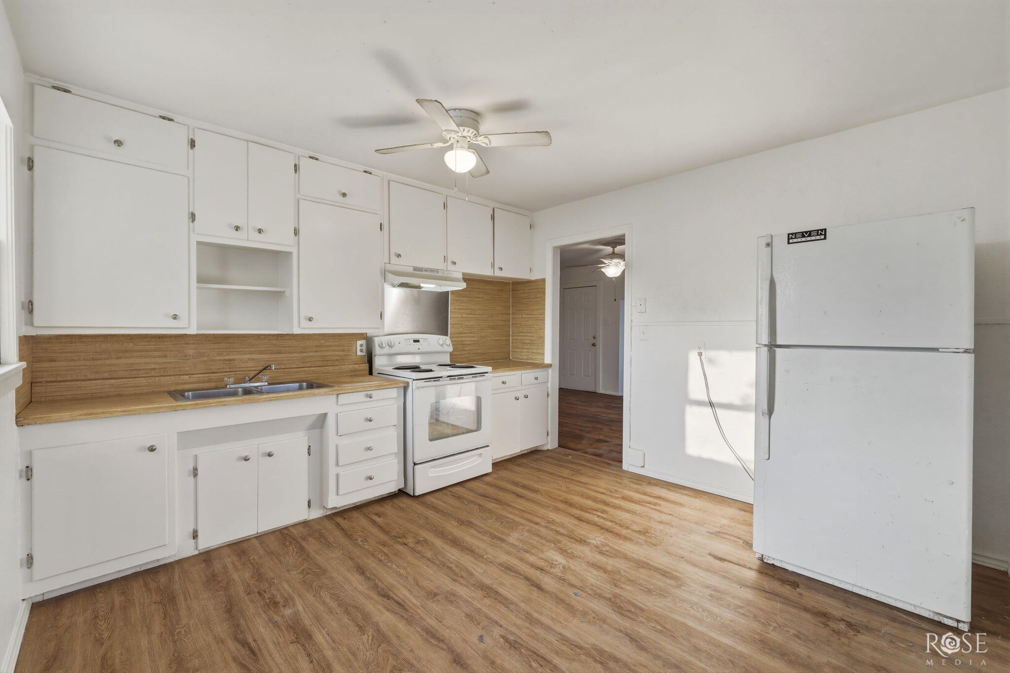 1212 N Howard Street Property Photo 9
