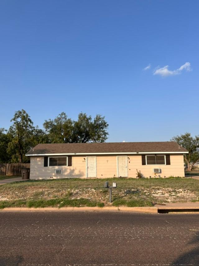 2502 Pecan Street Property Photo 2