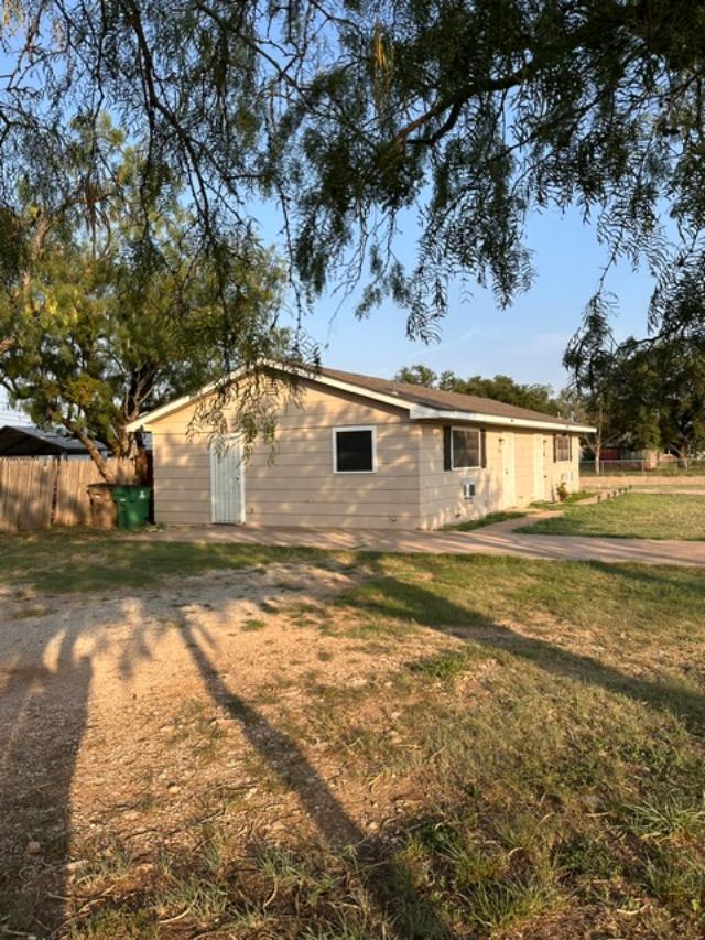 2502 Pecan Street Property Photo 3