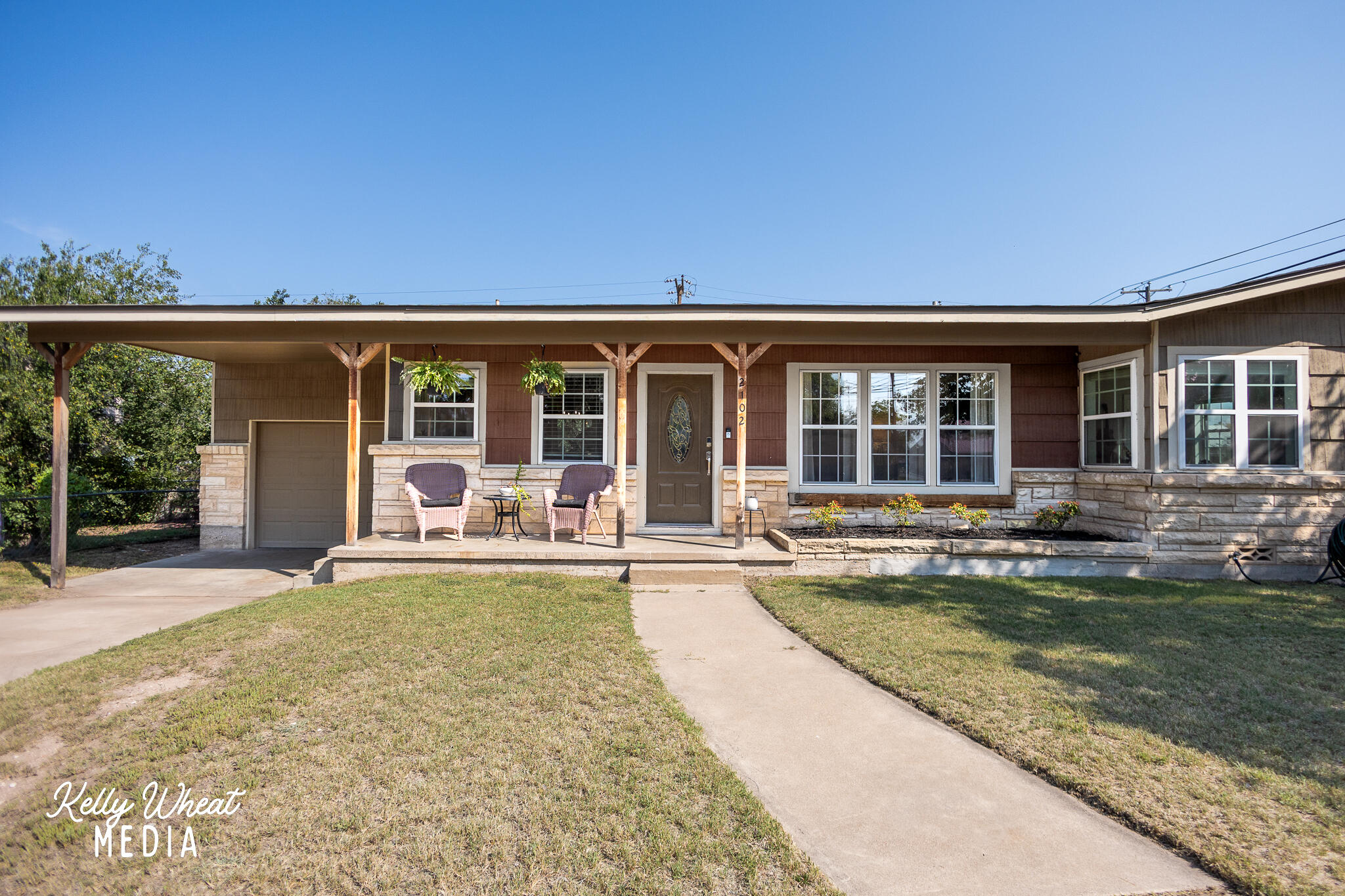 2102 Coleman Street Property Photo 1