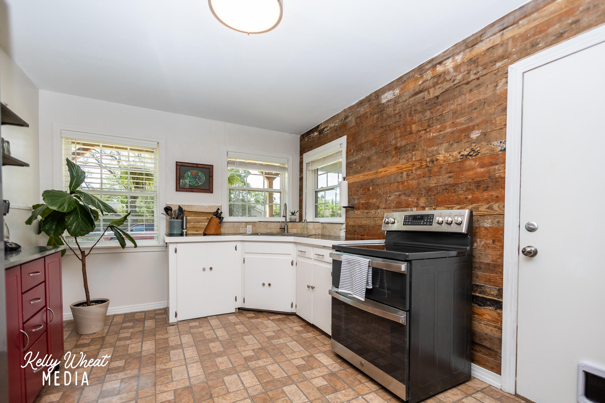 2102 Coleman Street Property Photo 9