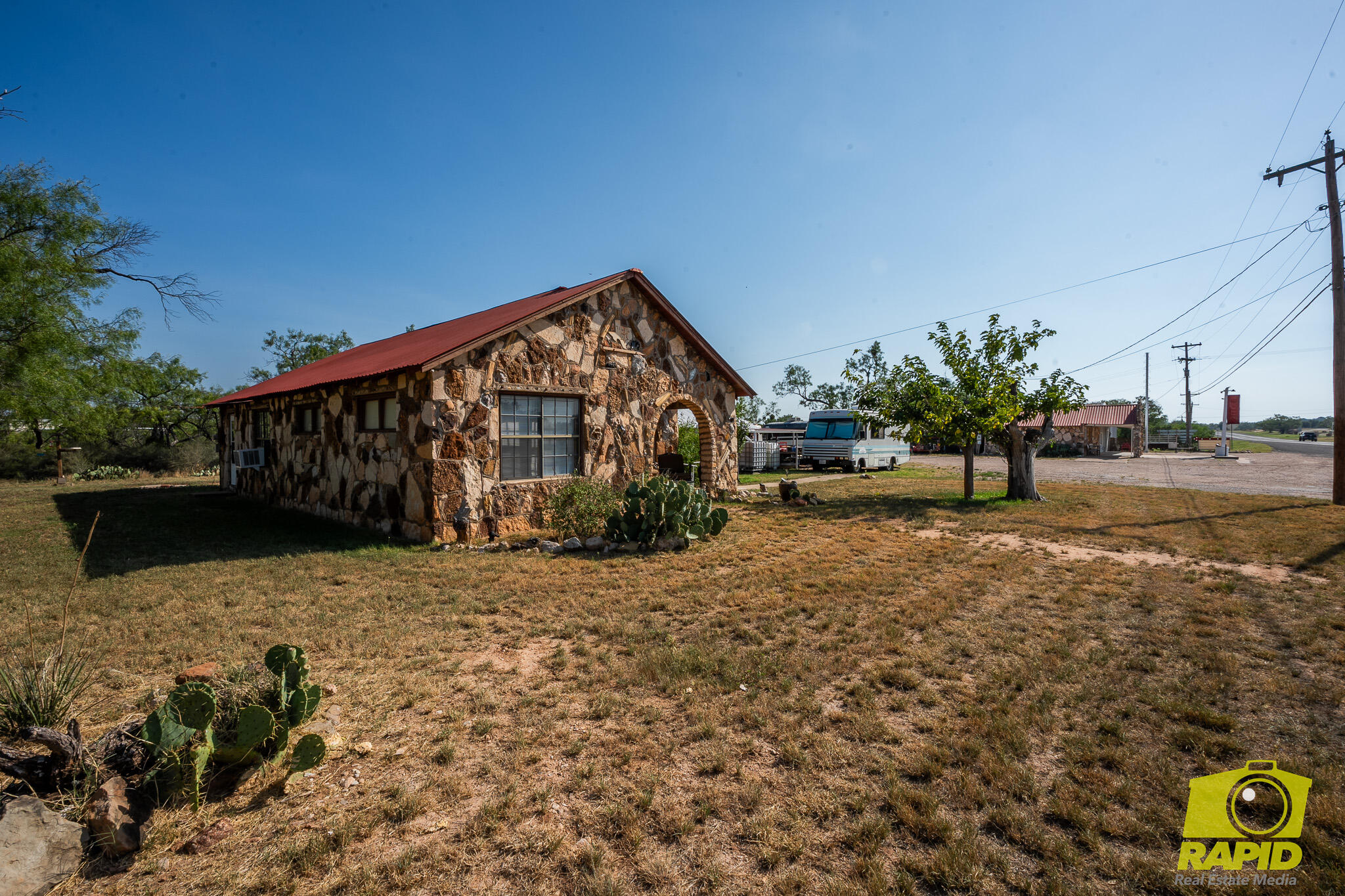 425 Highland Park Property Photo 4