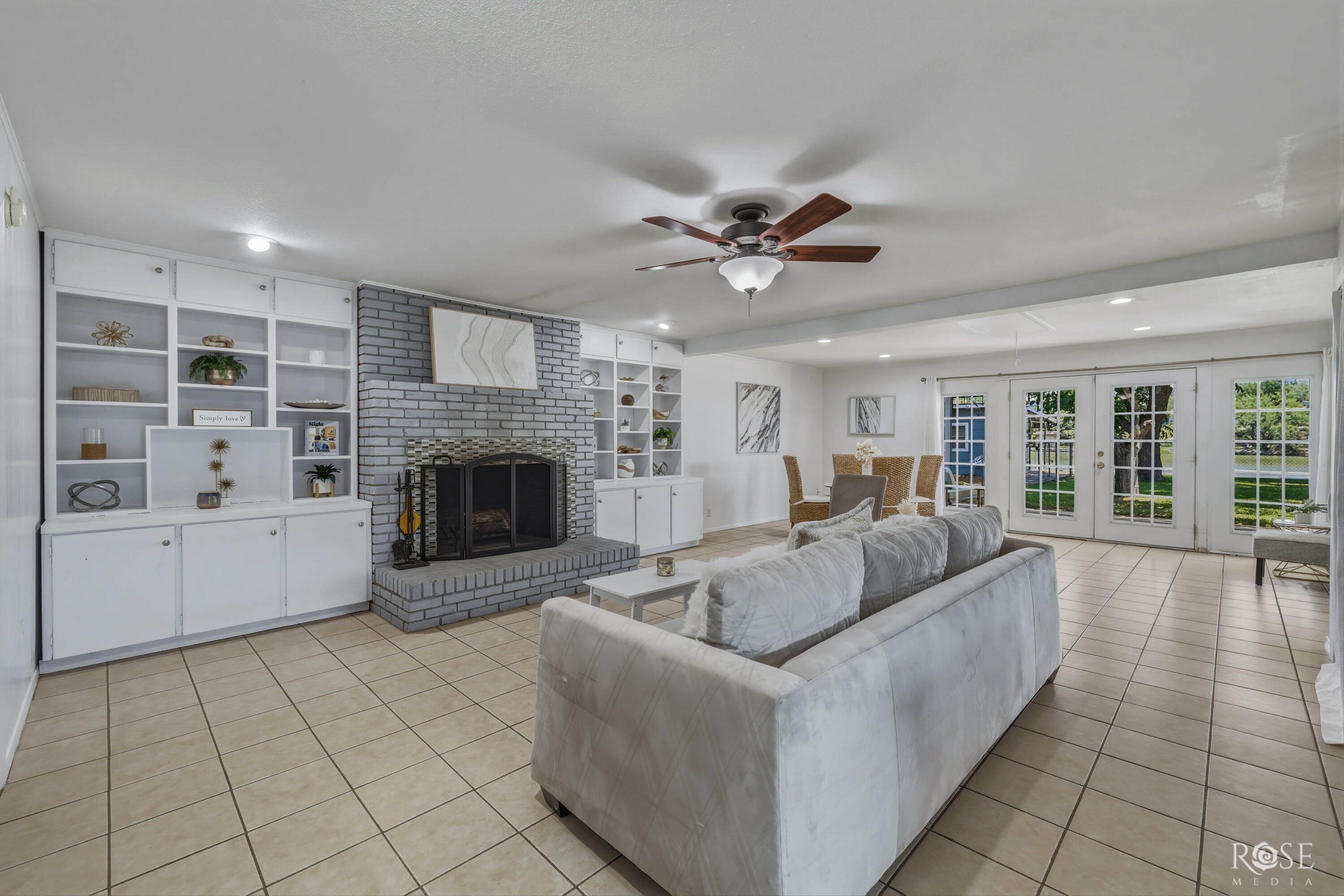 2534 Sleepy Hollow Road Property Photo 9