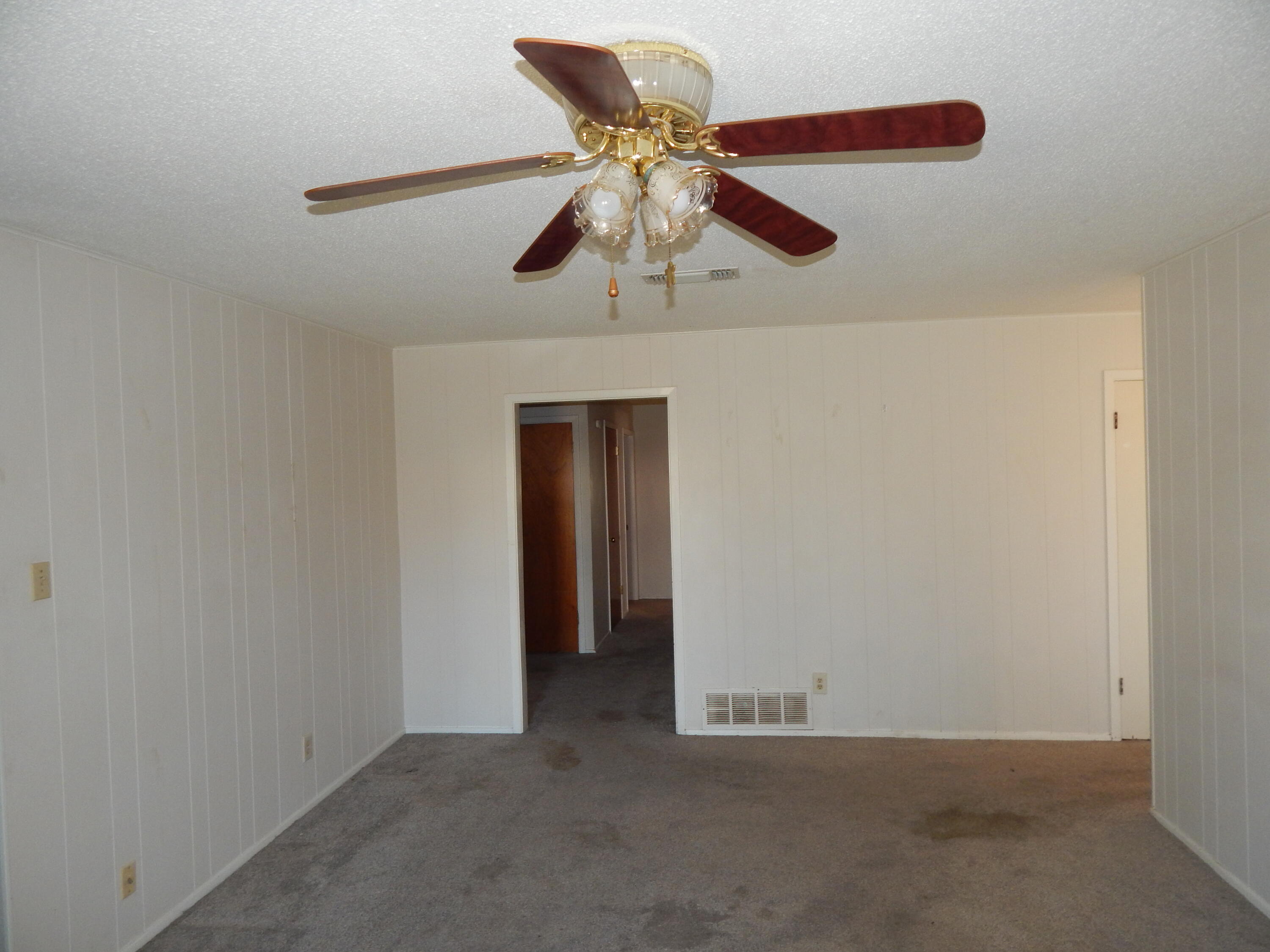 822 Stonewall Drive Property Photo 4