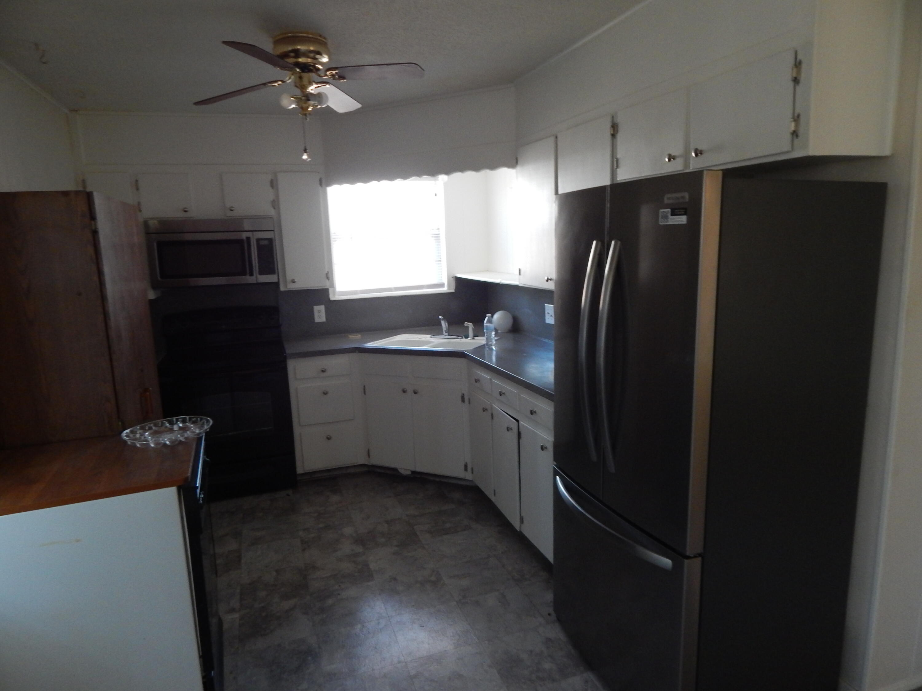 822 Stonewall Drive Property Photo 5
