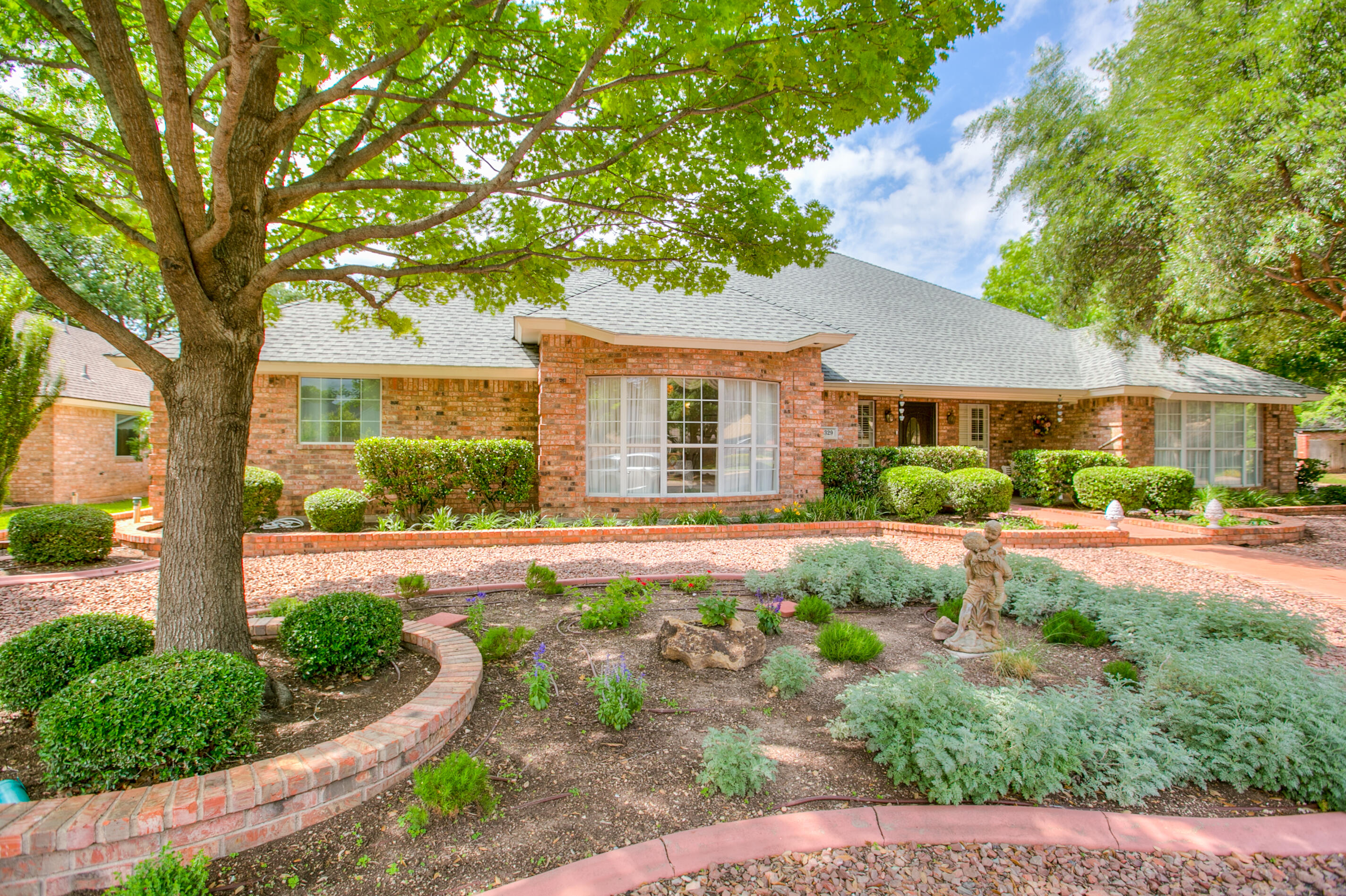 3329 Silver Spur Drive Property Photo 1