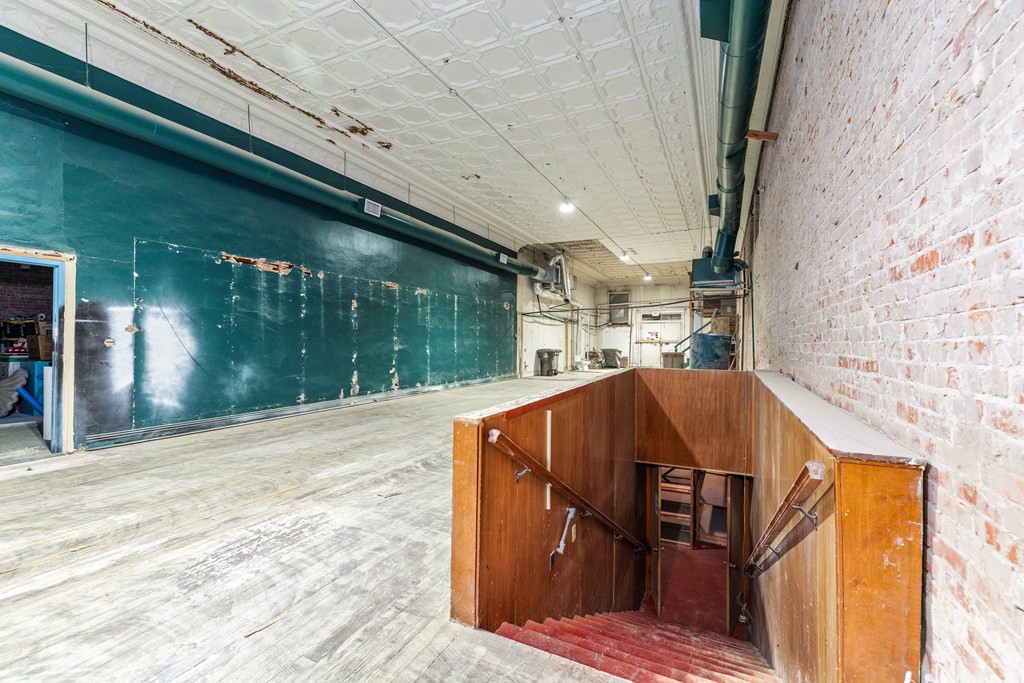13 E Twohig Avenue Property Photo 4