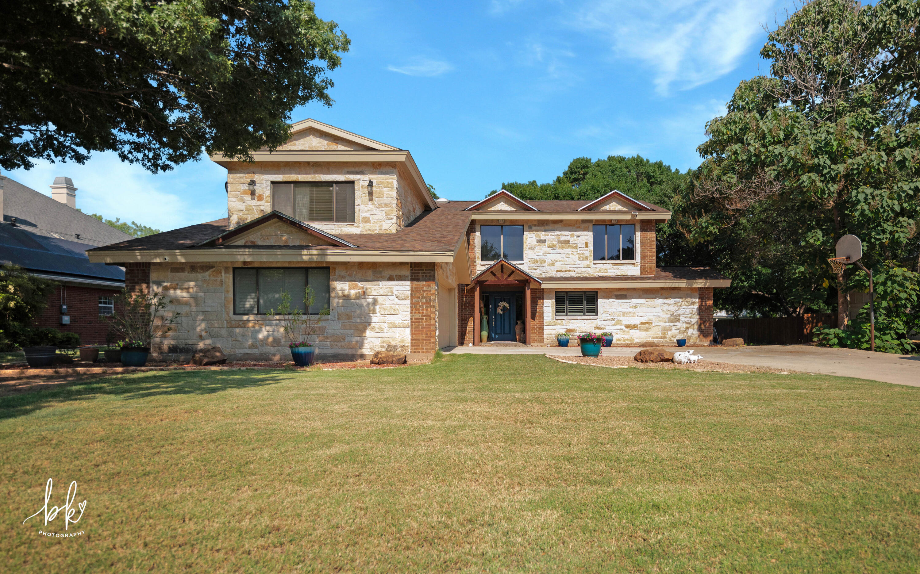 5414 Beverly Drive Property Photo 1
