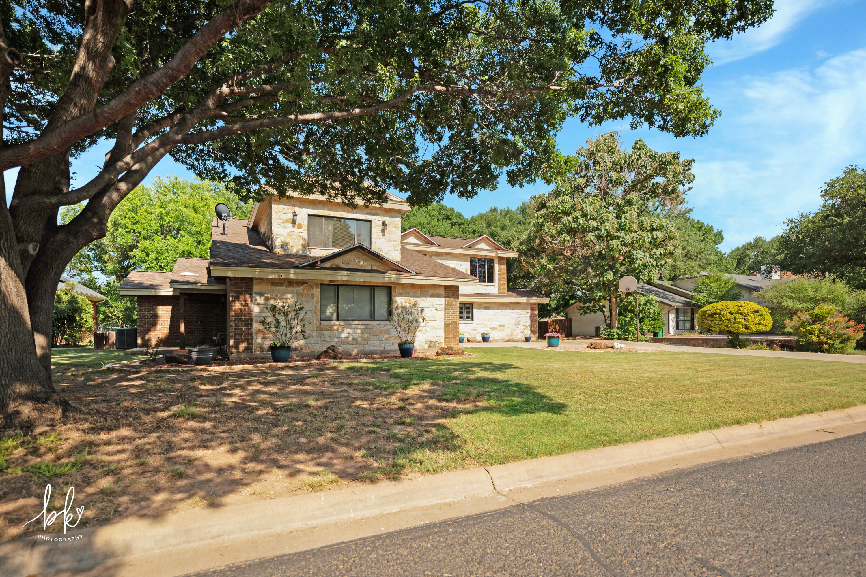 5414 Beverly Drive Property Photo 4