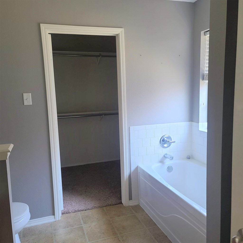 4150 Green Meadow Drive Property Photo 11
