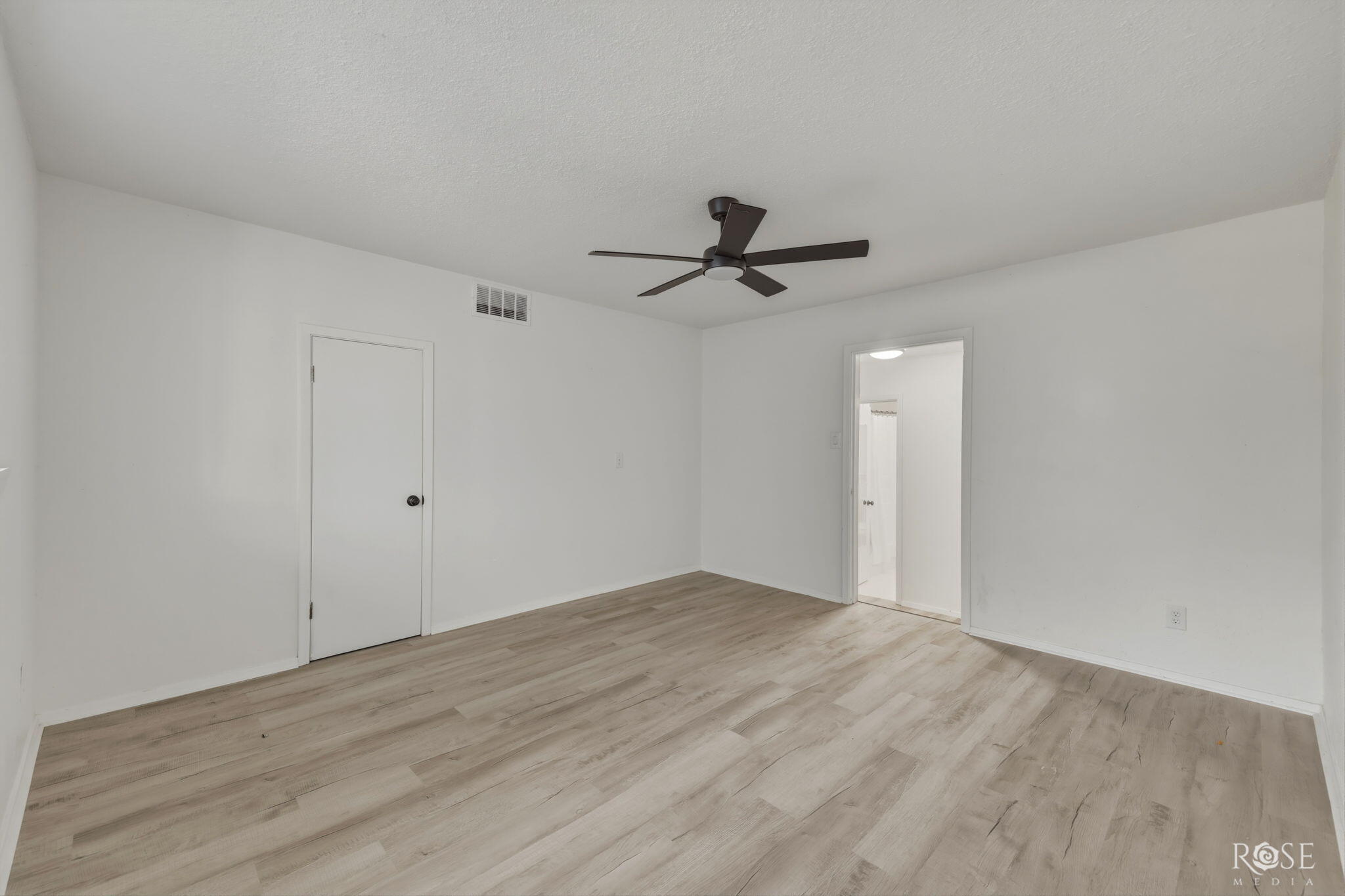401 W 8th Street Property Photo 19