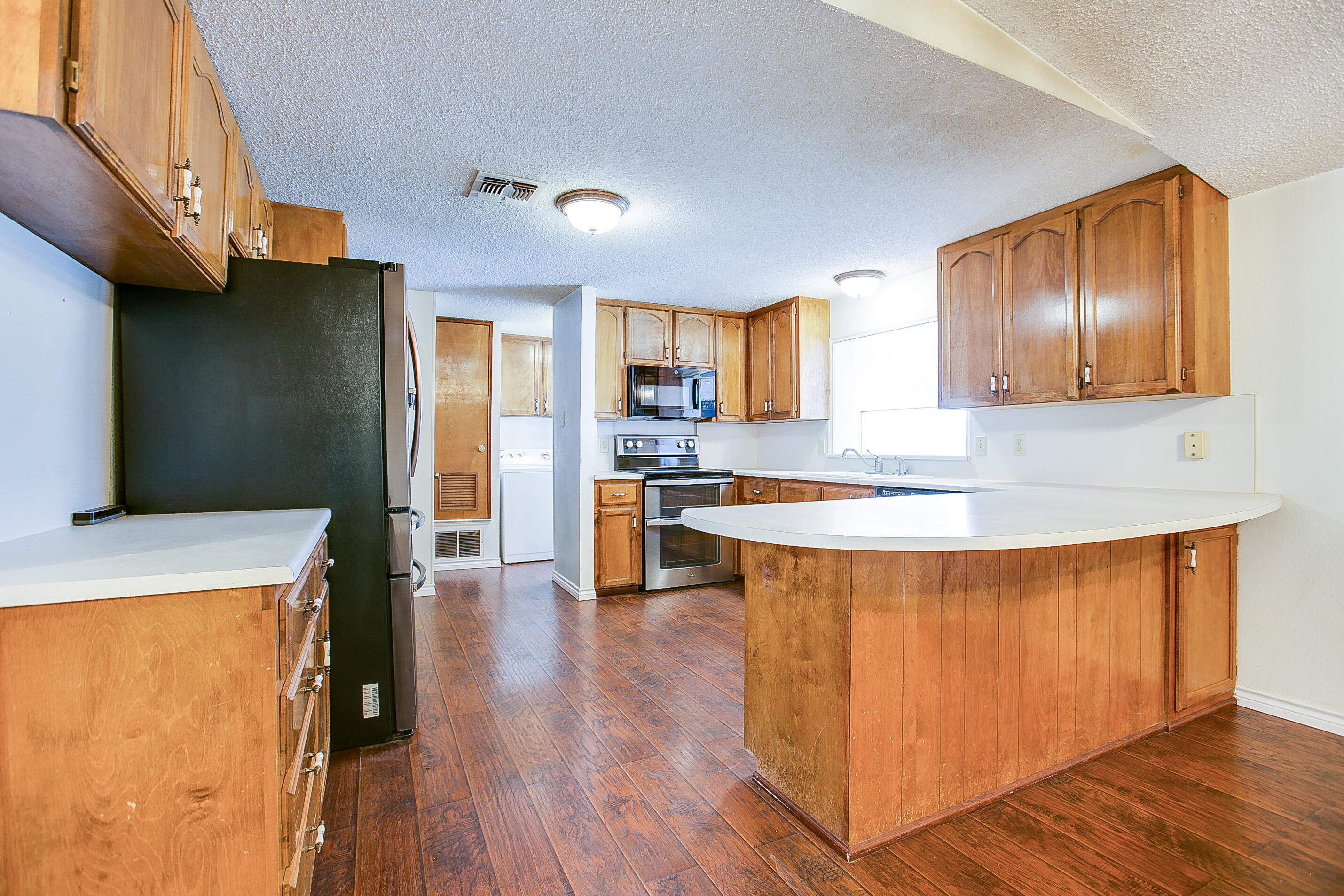 6329 Comanche Trail Property Photo 16