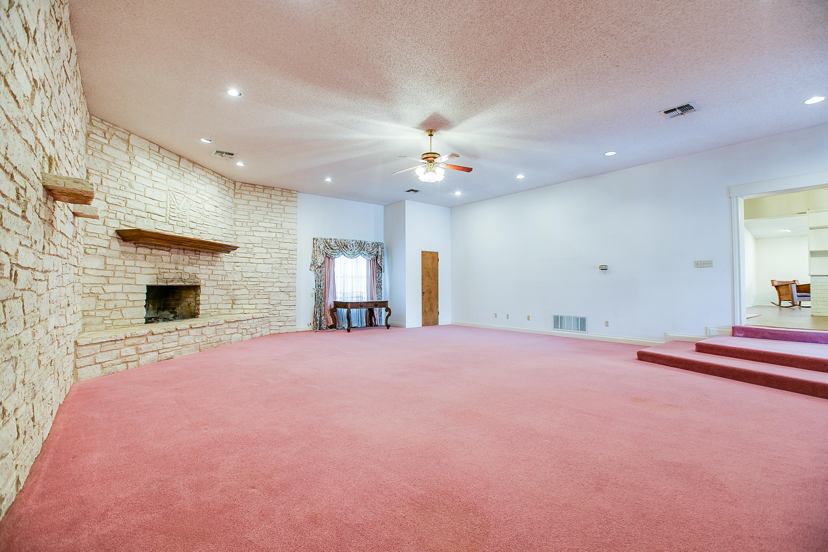 6329 Comanche Trail Property Photo 21