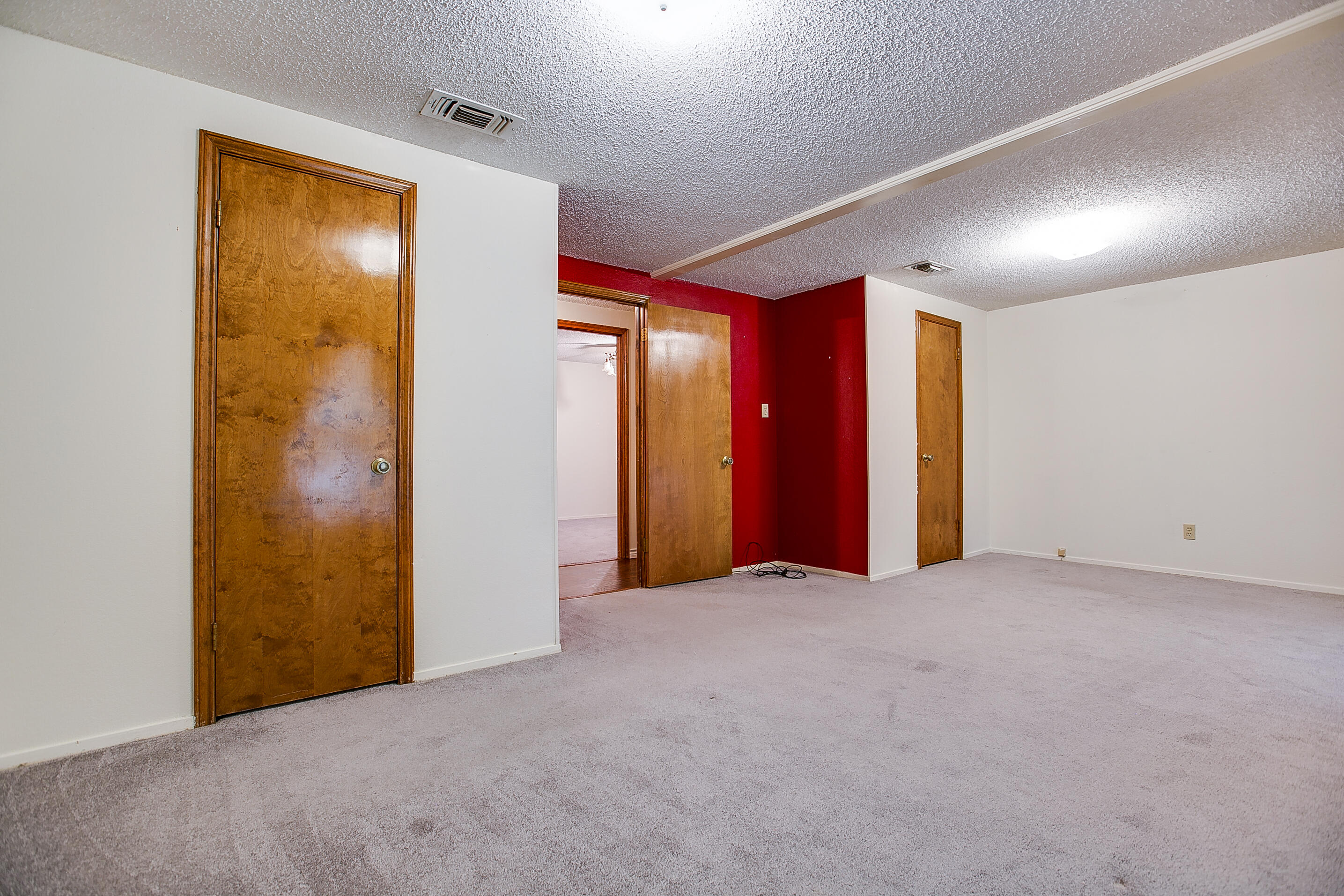 6329 Comanche Trail Property Photo 32