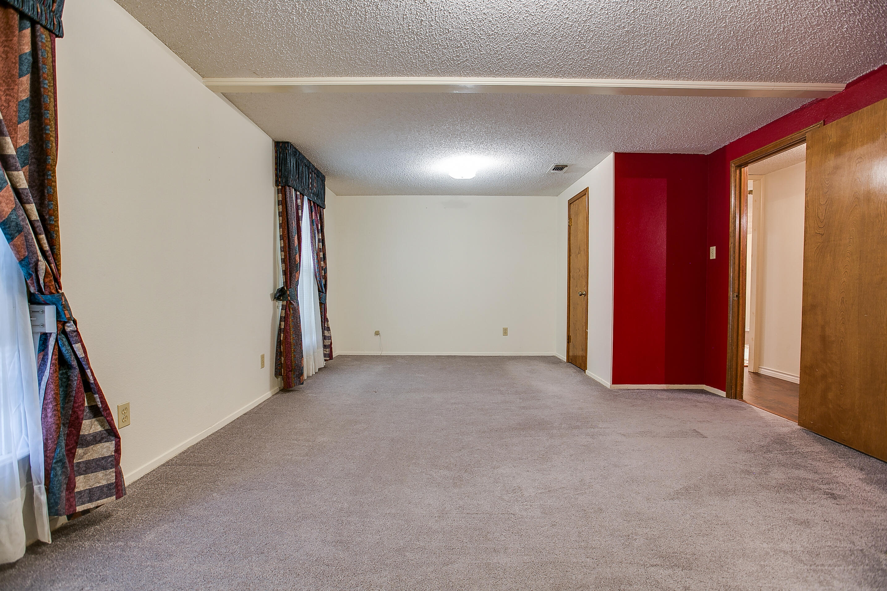 6329 Comanche Trail Property Photo 34