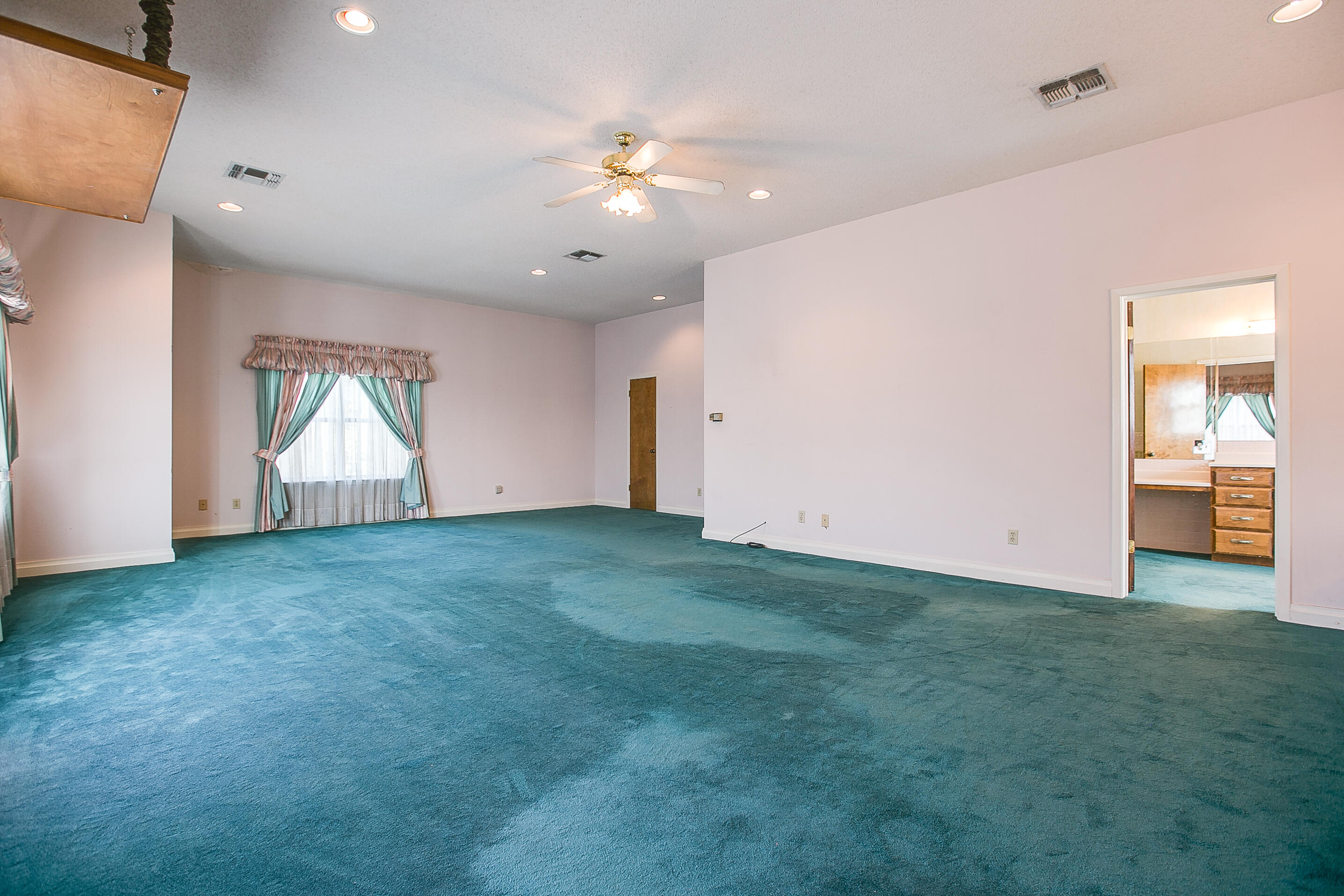 6329 Comanche Trail Property Photo 42