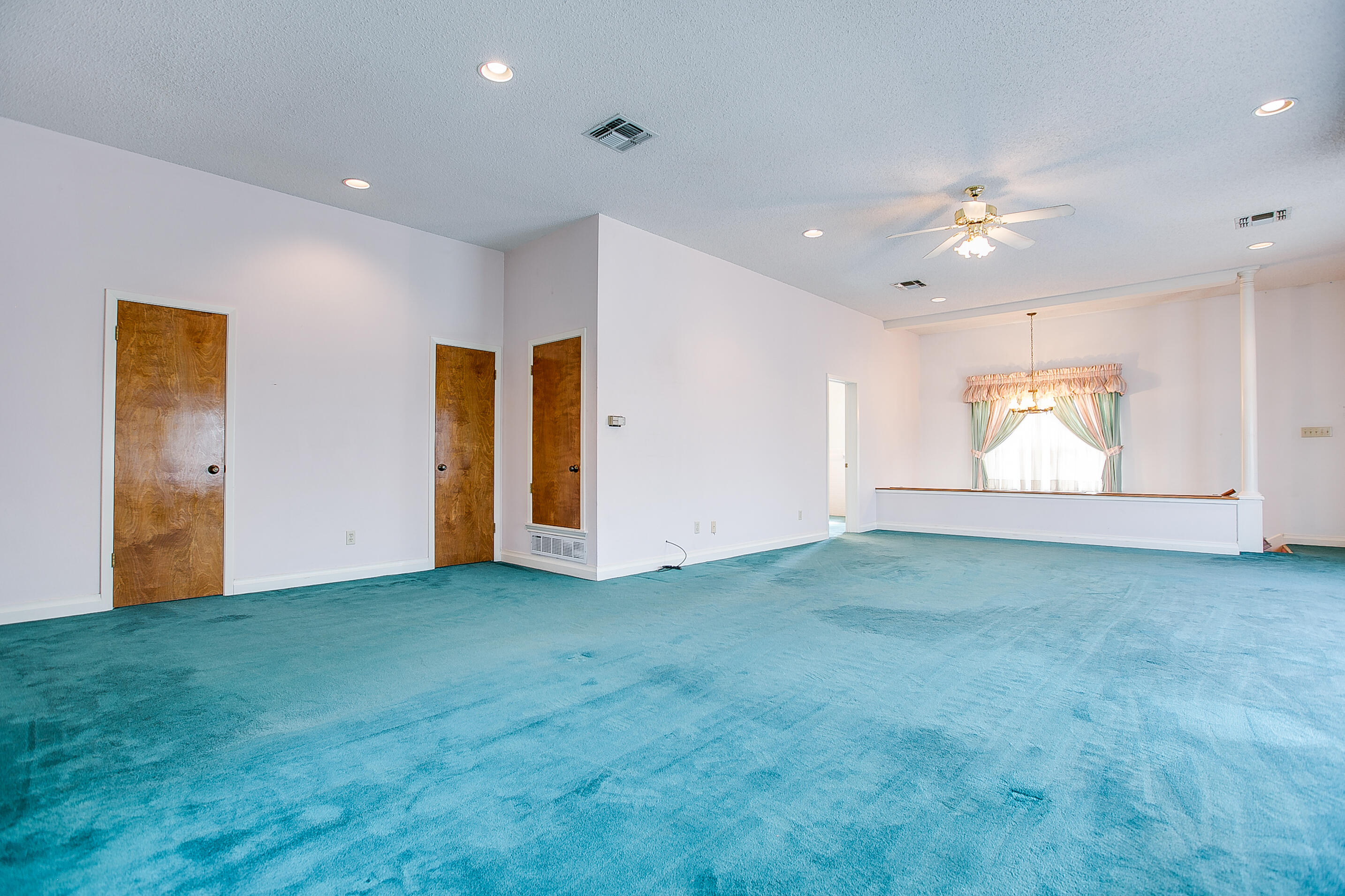 6329 Comanche Trail Property Photo 44