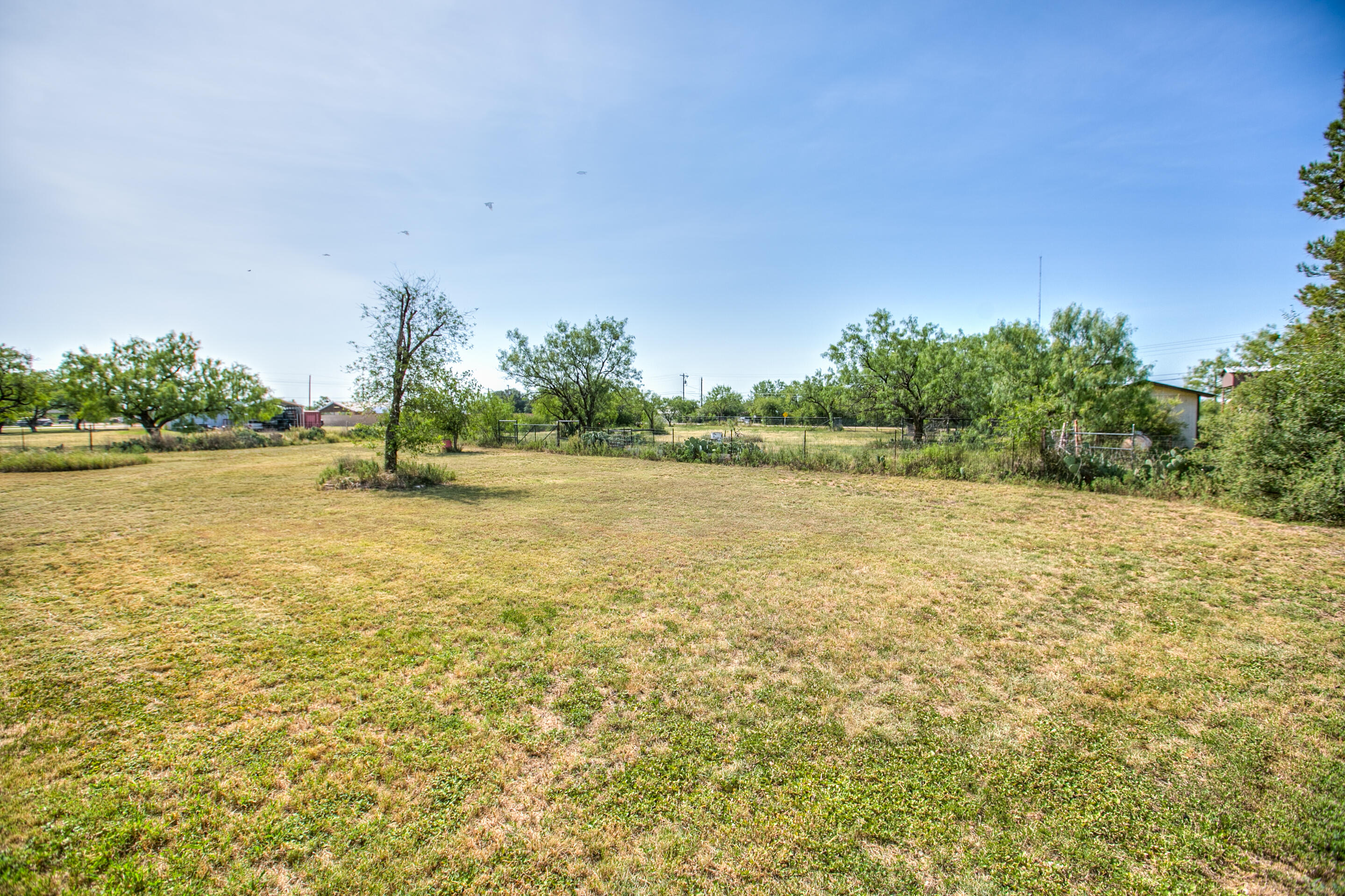6329 Comanche Trail Property Photo 52