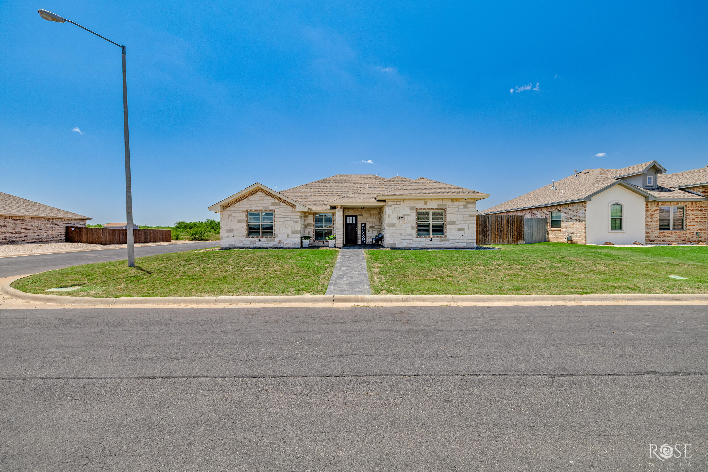 4125 Pendleton Parkway Property Photo 2