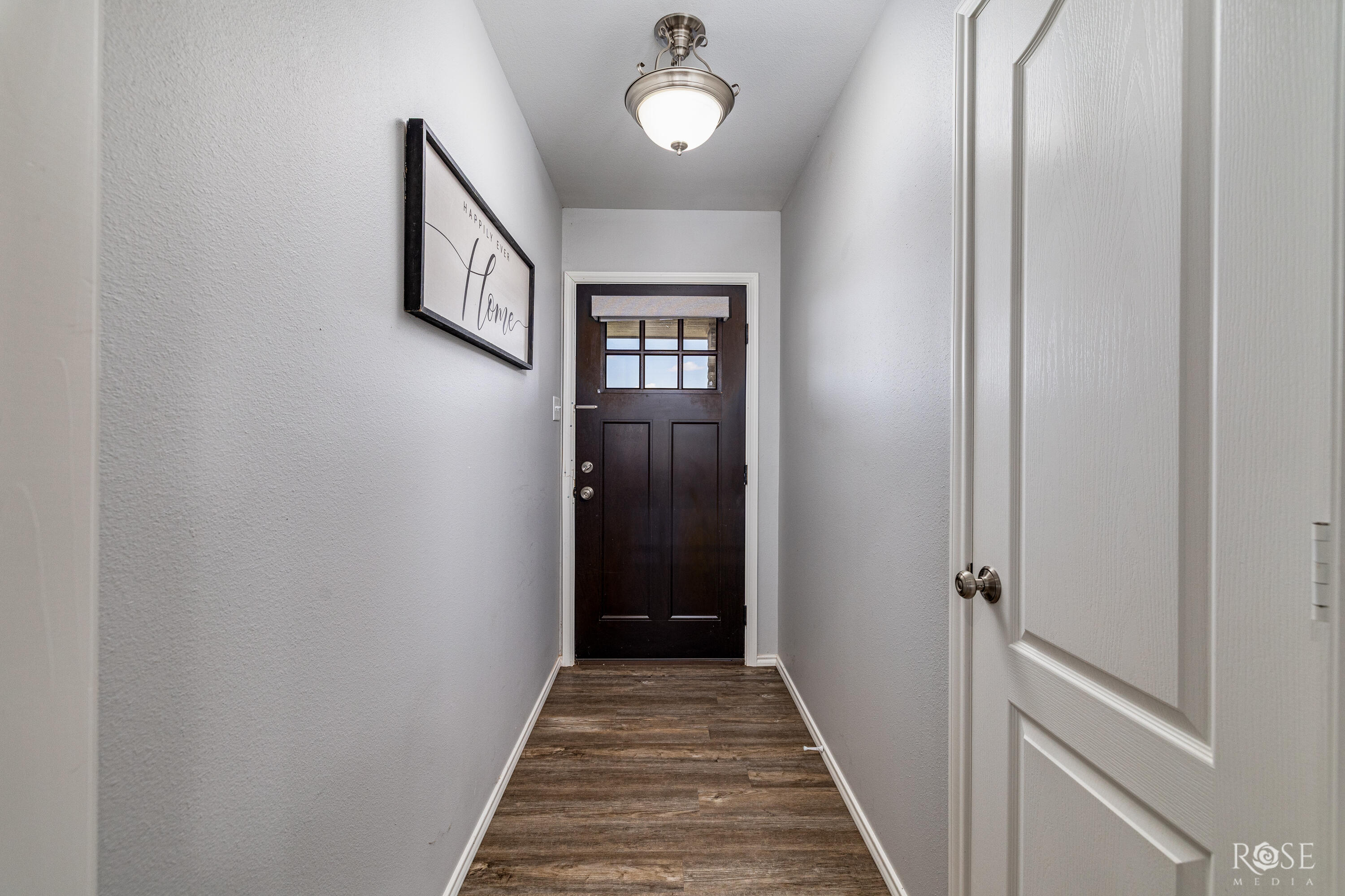 4125 Pendleton Parkway Property Photo 6