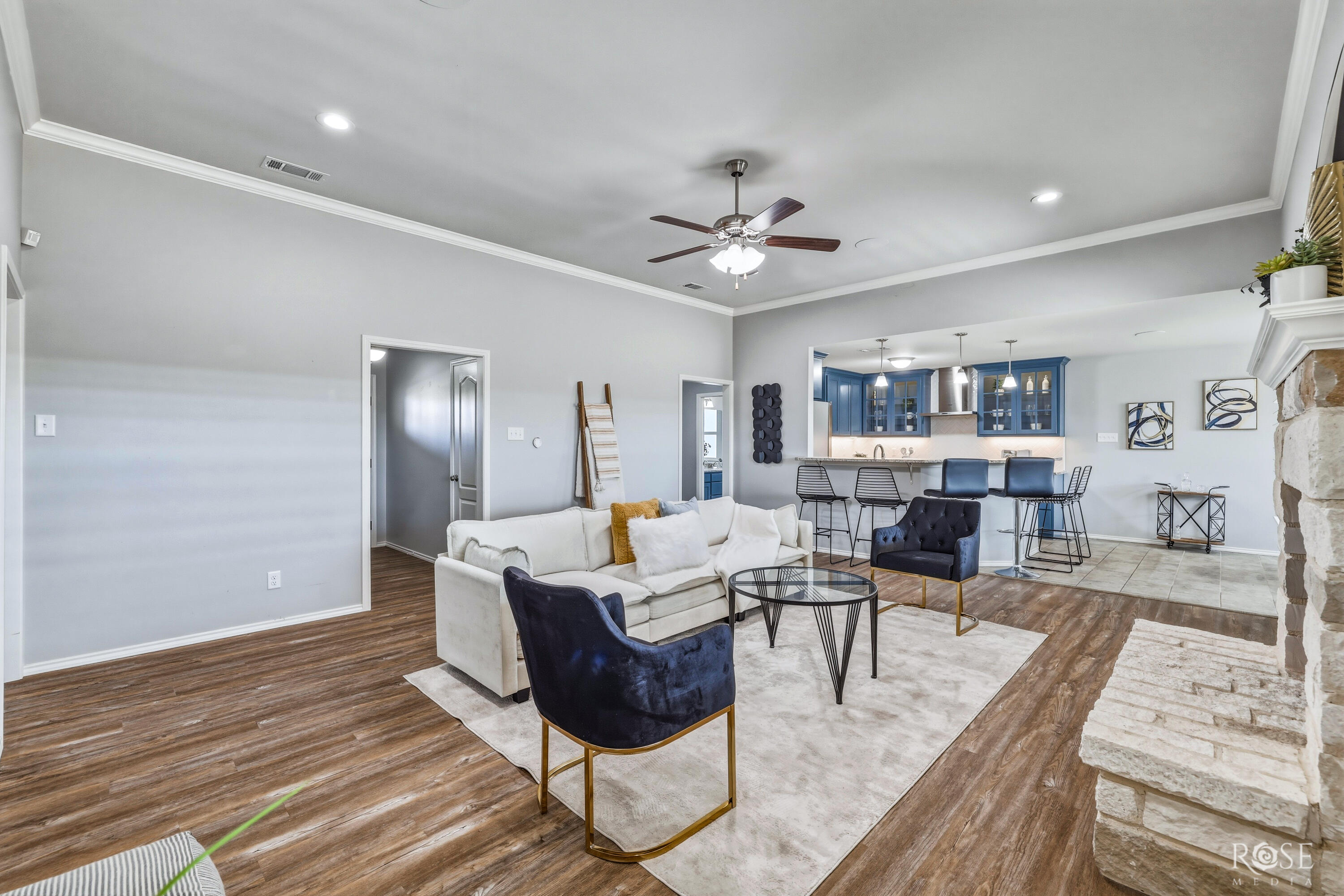 4125 Pendleton Parkway Property Photo 8