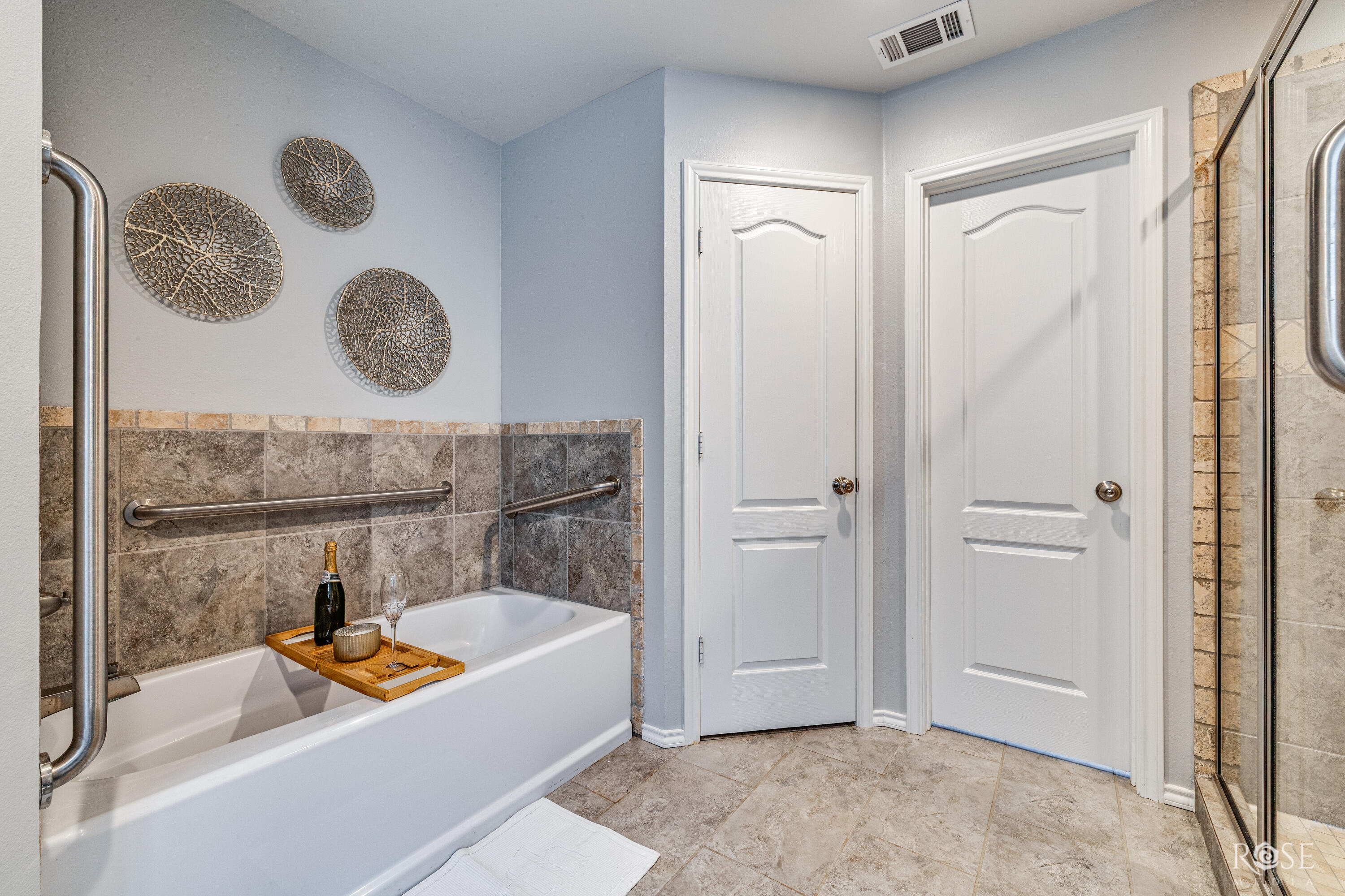 4125 Pendleton Parkway Property Photo 22
