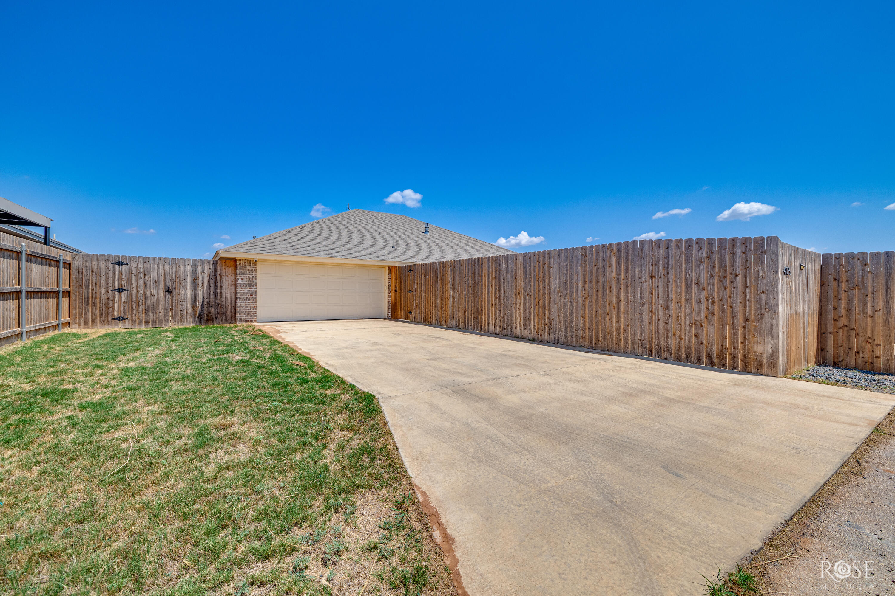 4125 Pendleton Parkway Property Photo 36