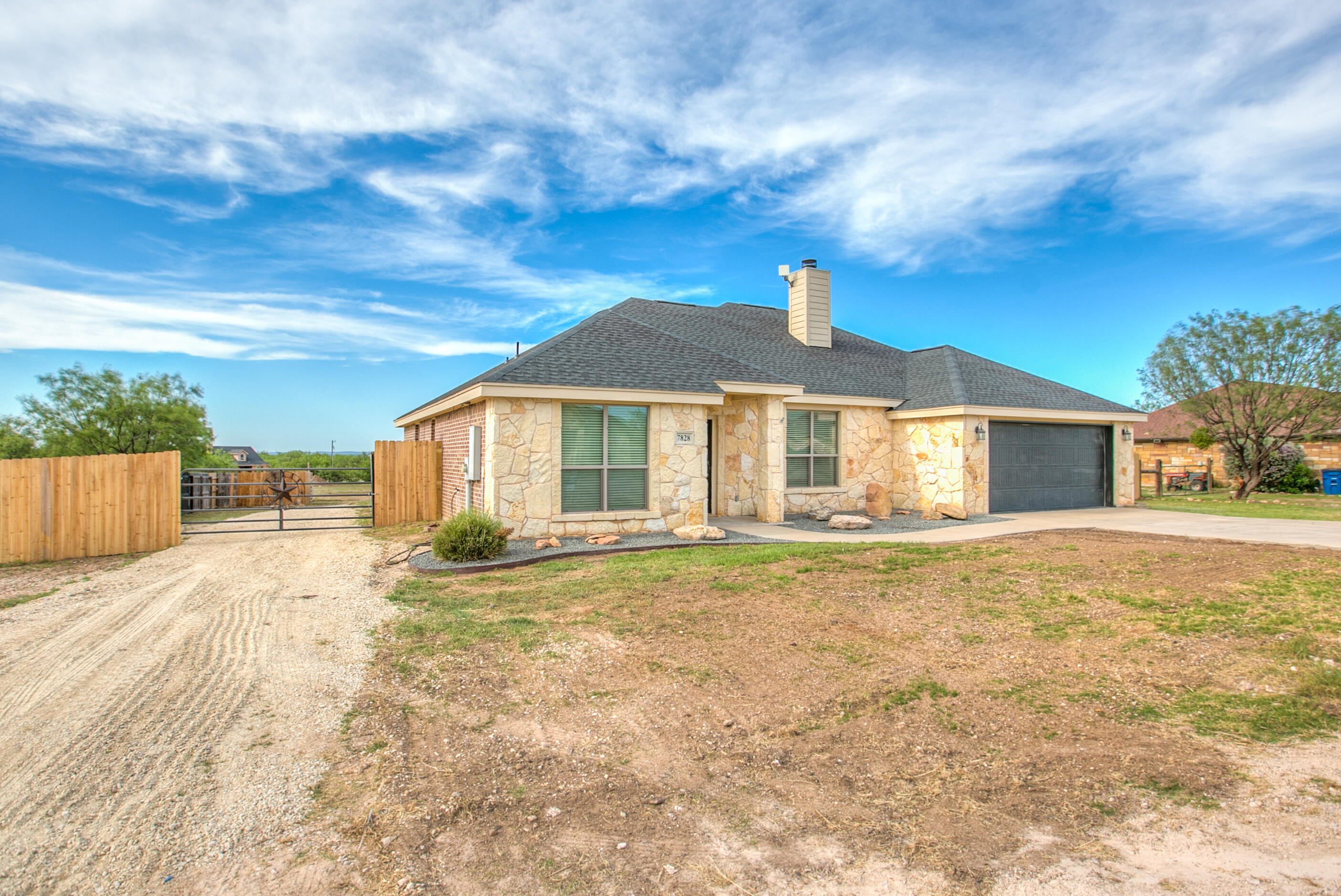 7828 Elk Run Property Photo 2