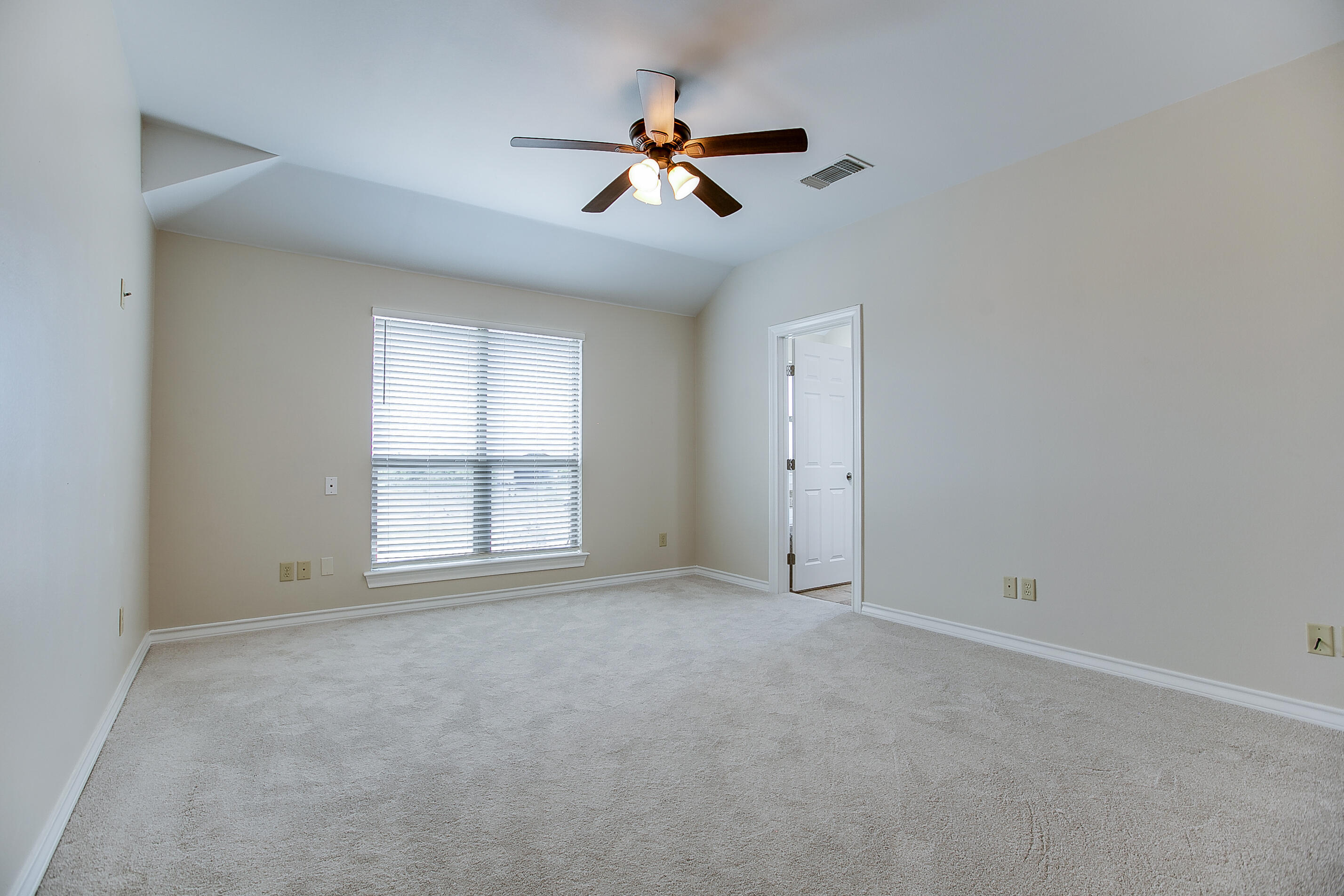 7828 Elk Run Property Photo 13
