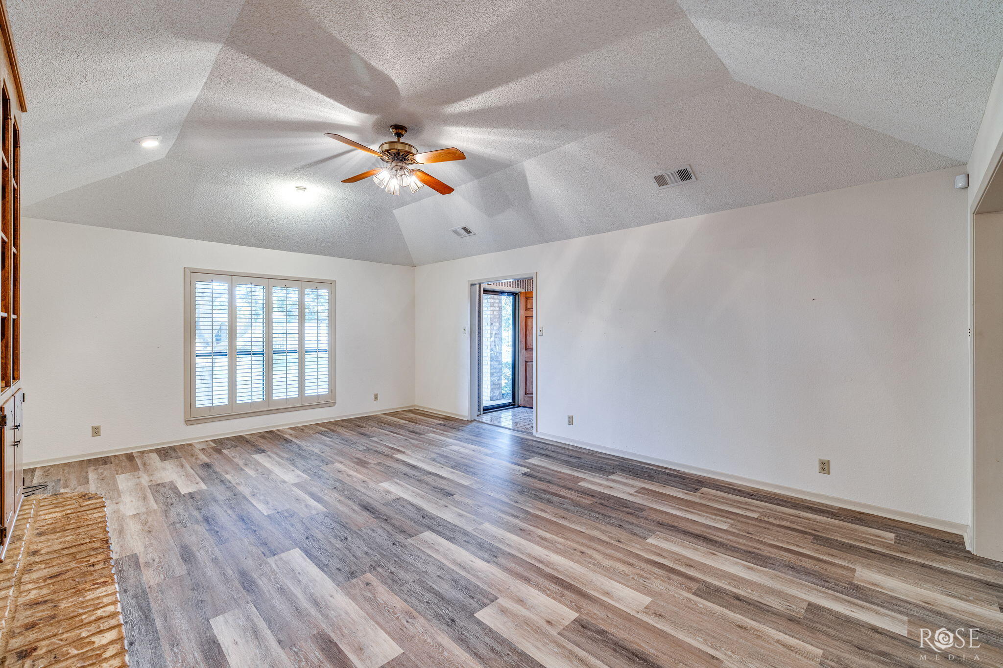 3720 Inglewood Drive Property Photo 8