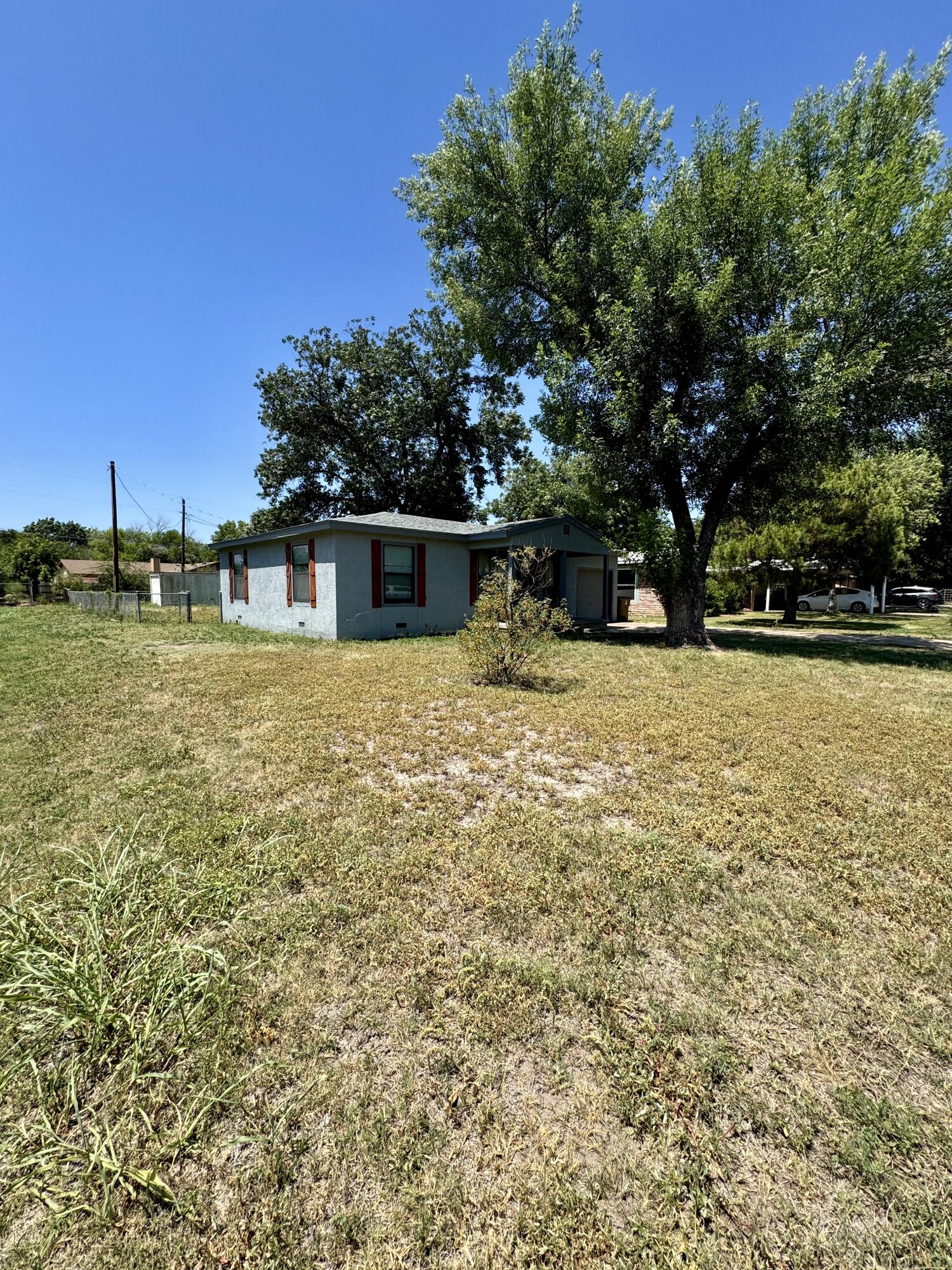 501 Wanda Street Property Photo 3