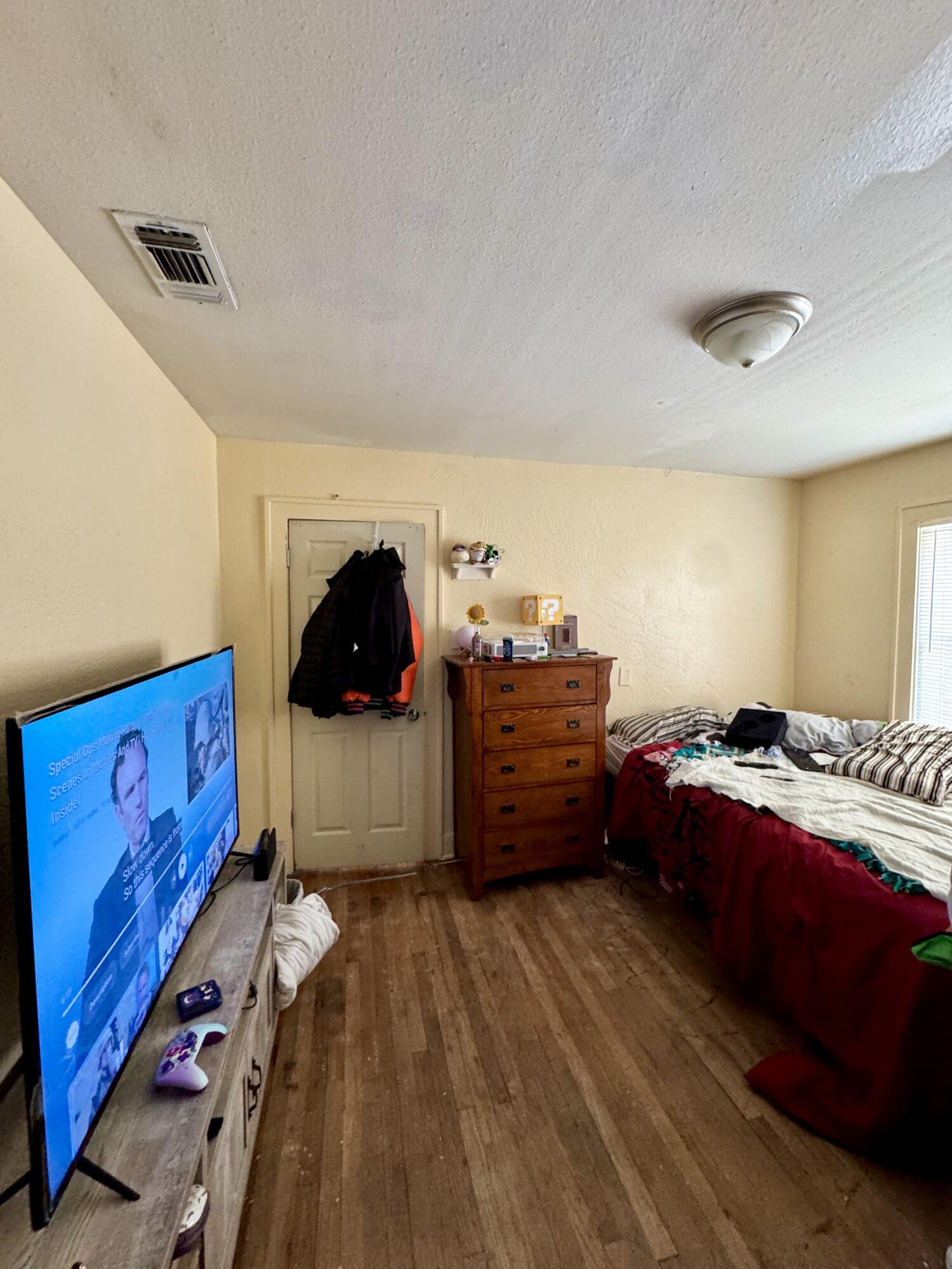 2233 Chestnut Street Property Photo 11