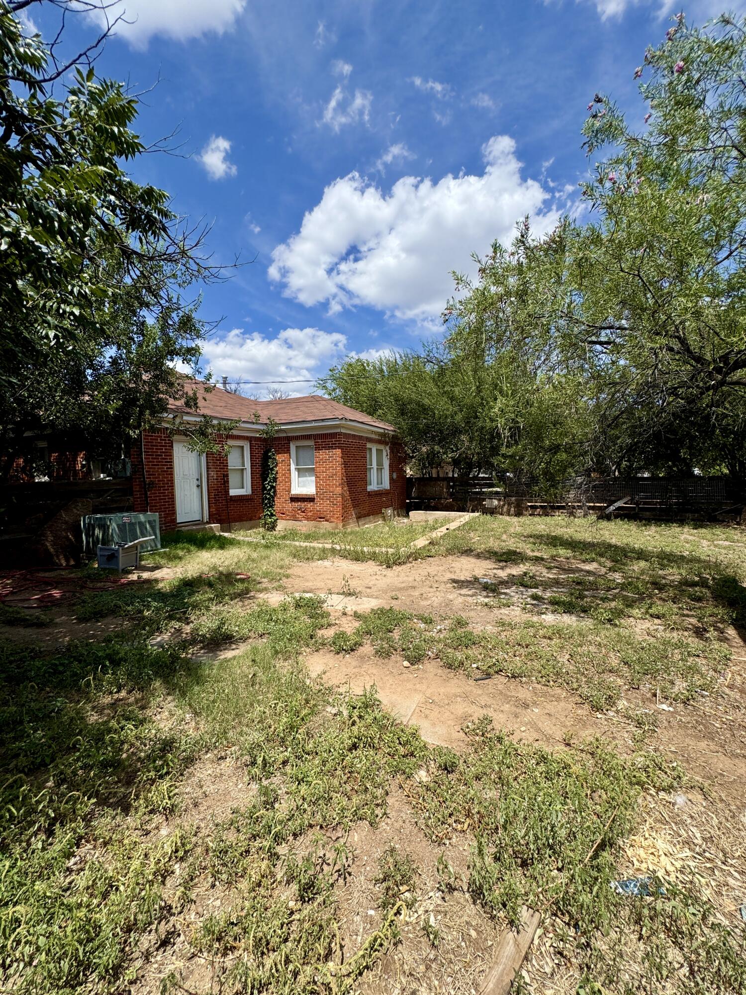 2233 Chestnut Street Property Photo 14