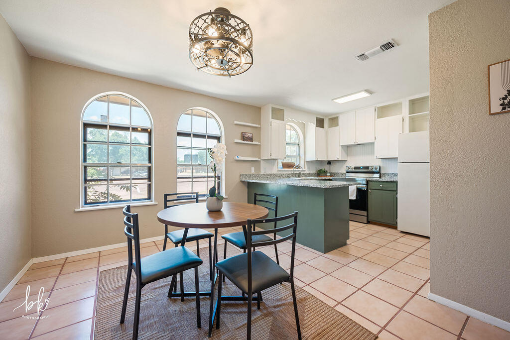 3609 Old Post Court Property Photo 6