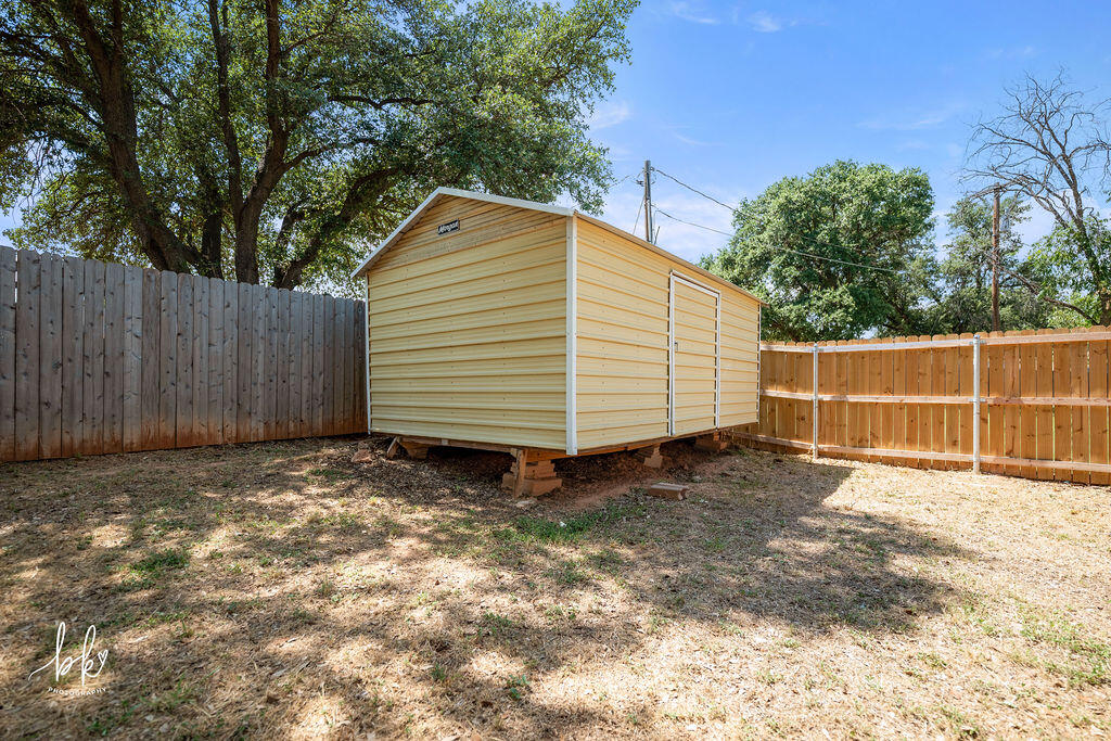 3609 Old Post Court Property Photo 21