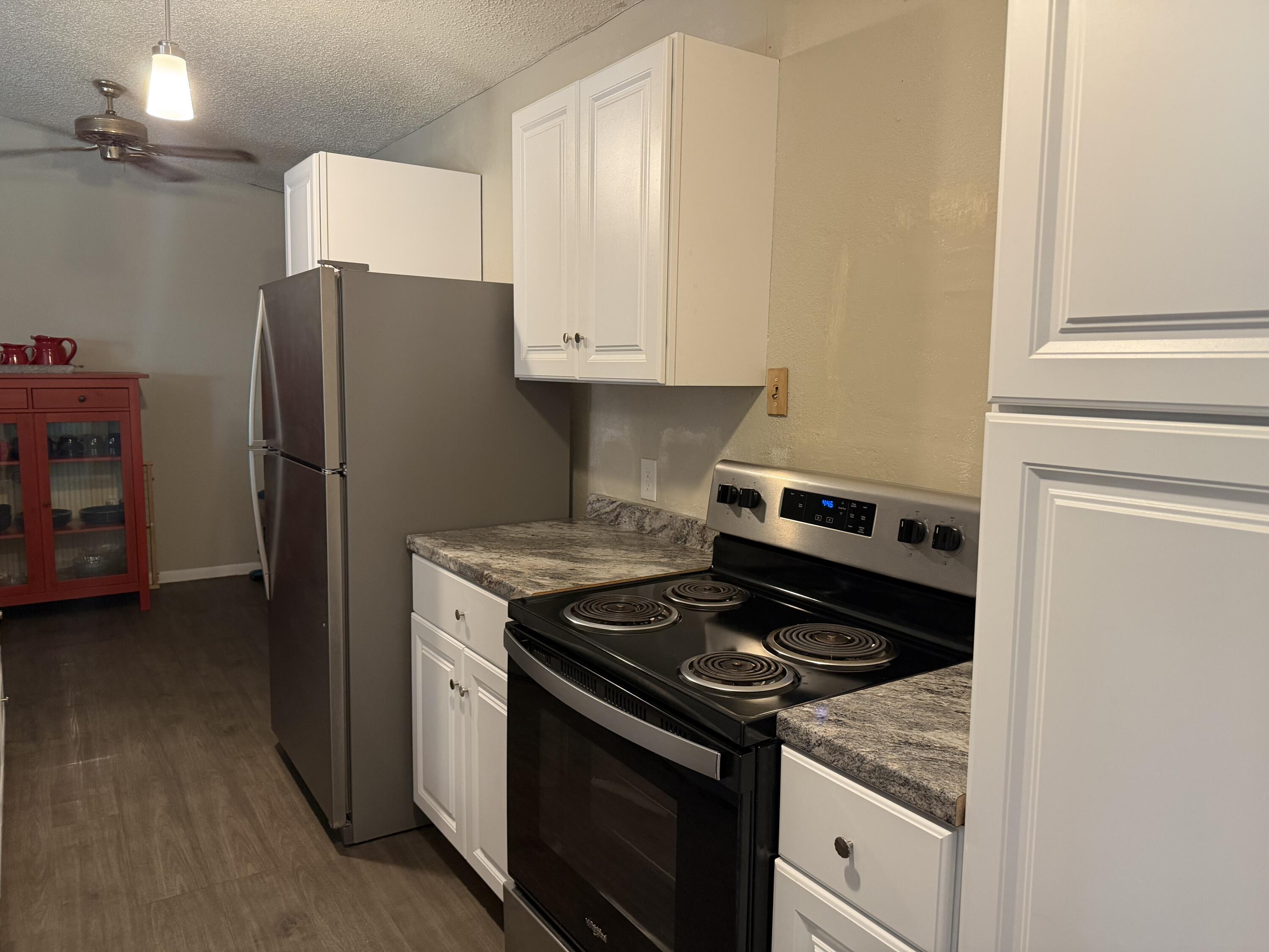 2702 University Avenue Property Photo 5