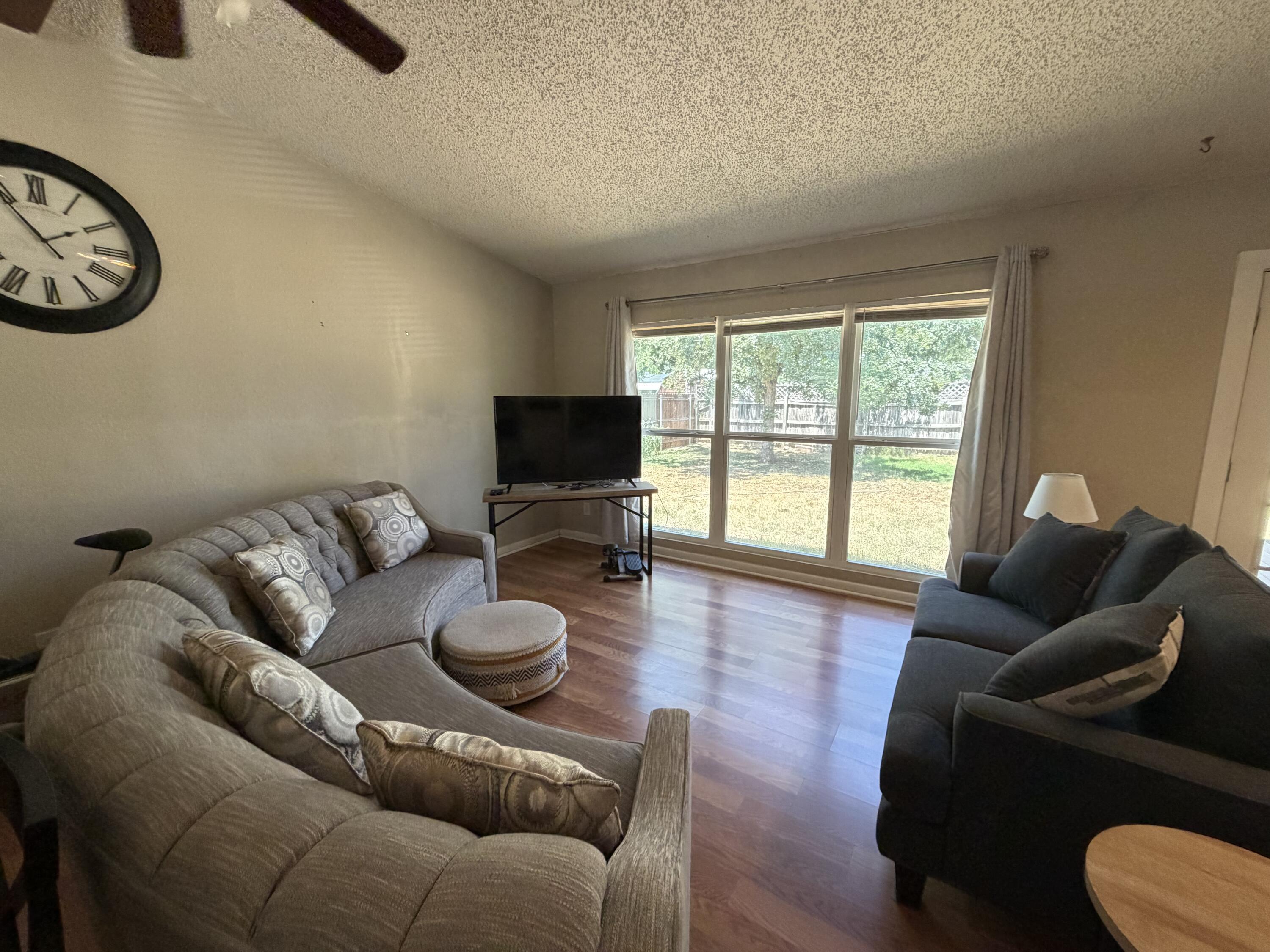 2702 University Avenue Property Photo 7